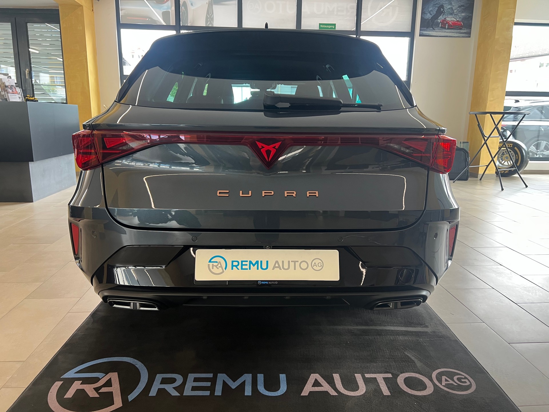CUPRA LEON ST 1.5 eTSI DSG-showroom-element-2