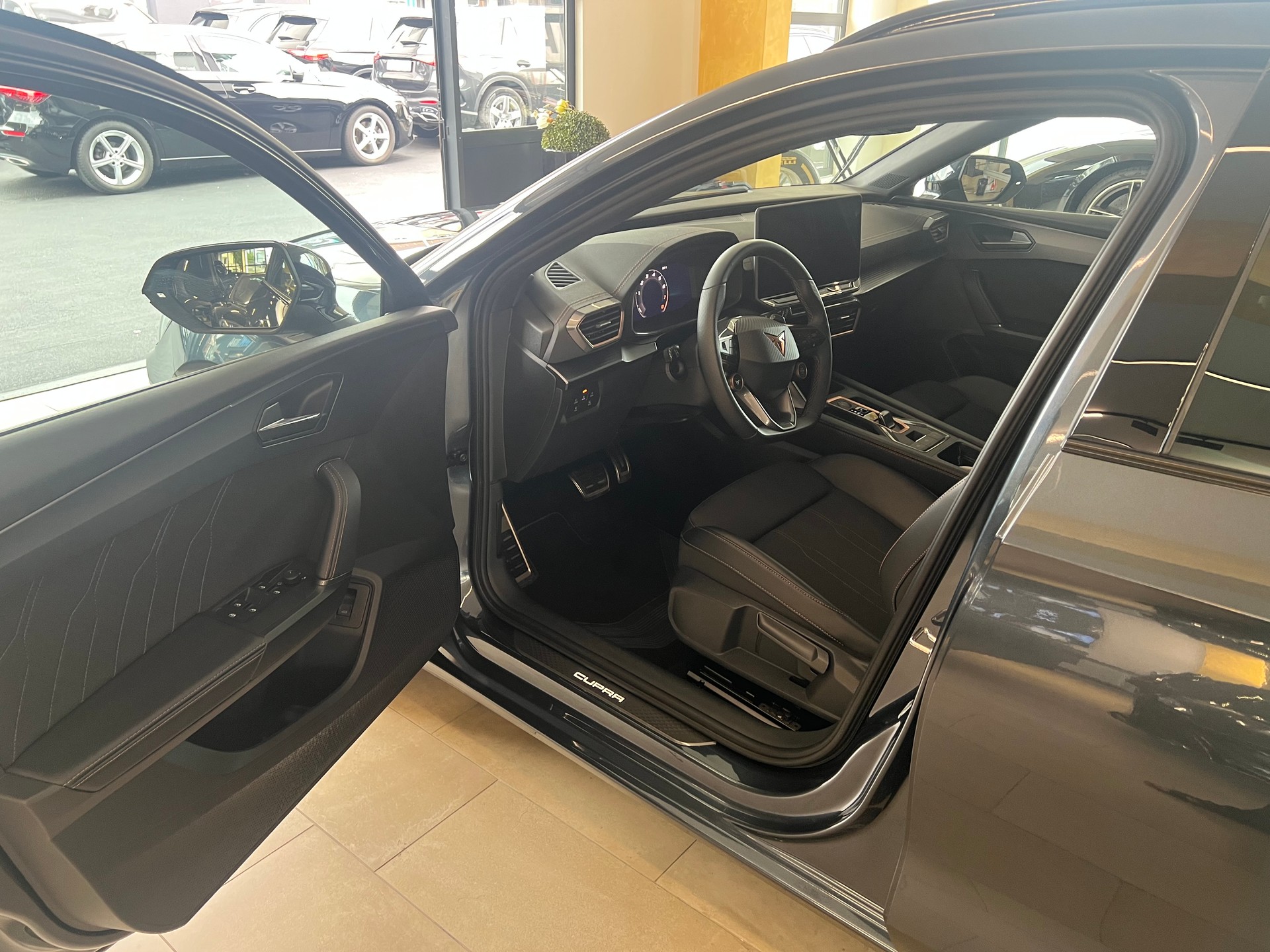 CUPRA LEON ST 1.5 eTSI DSG-image-7