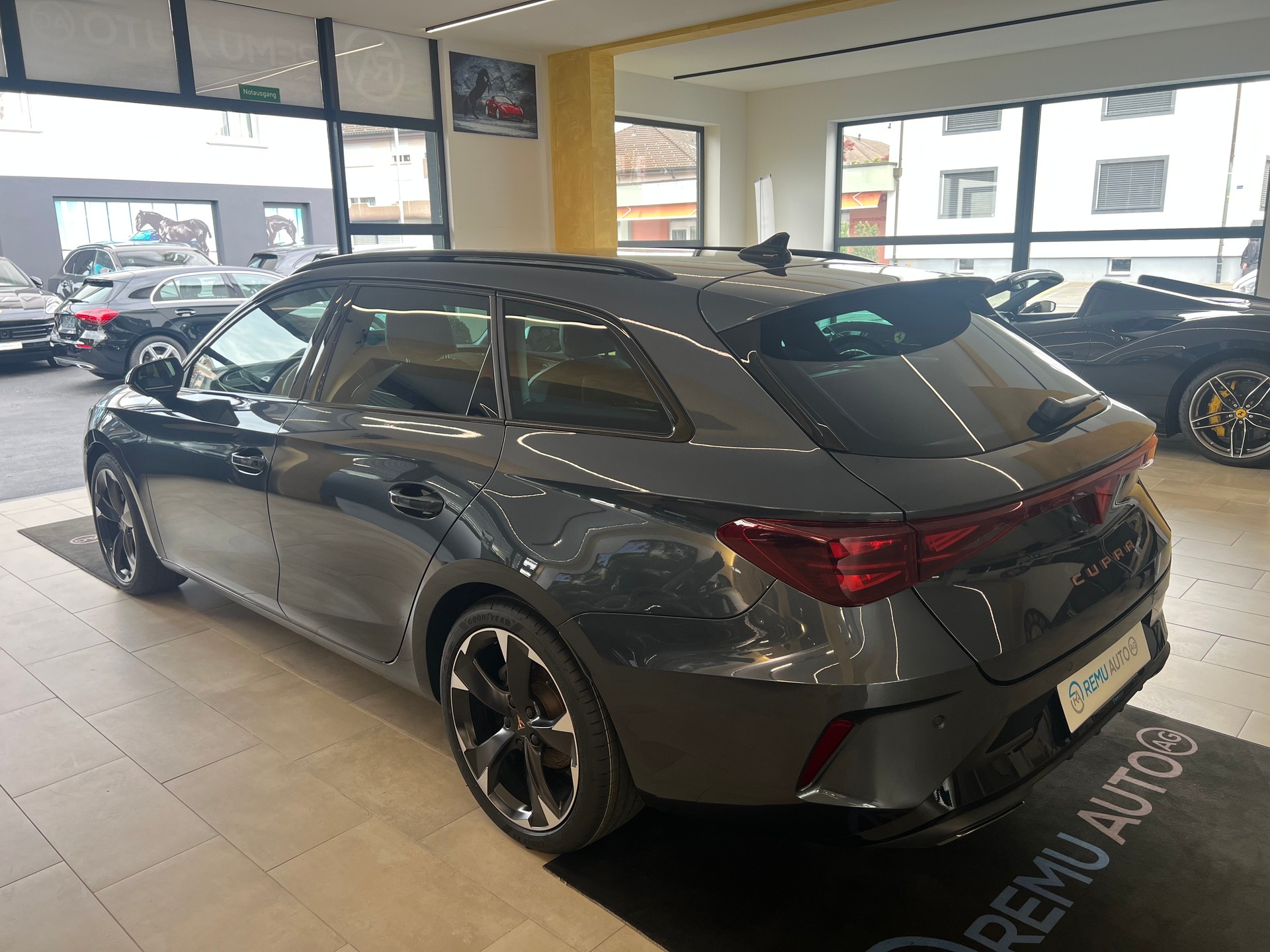 CUPRA LEON ST 1.5 eTSI DSG-image-4