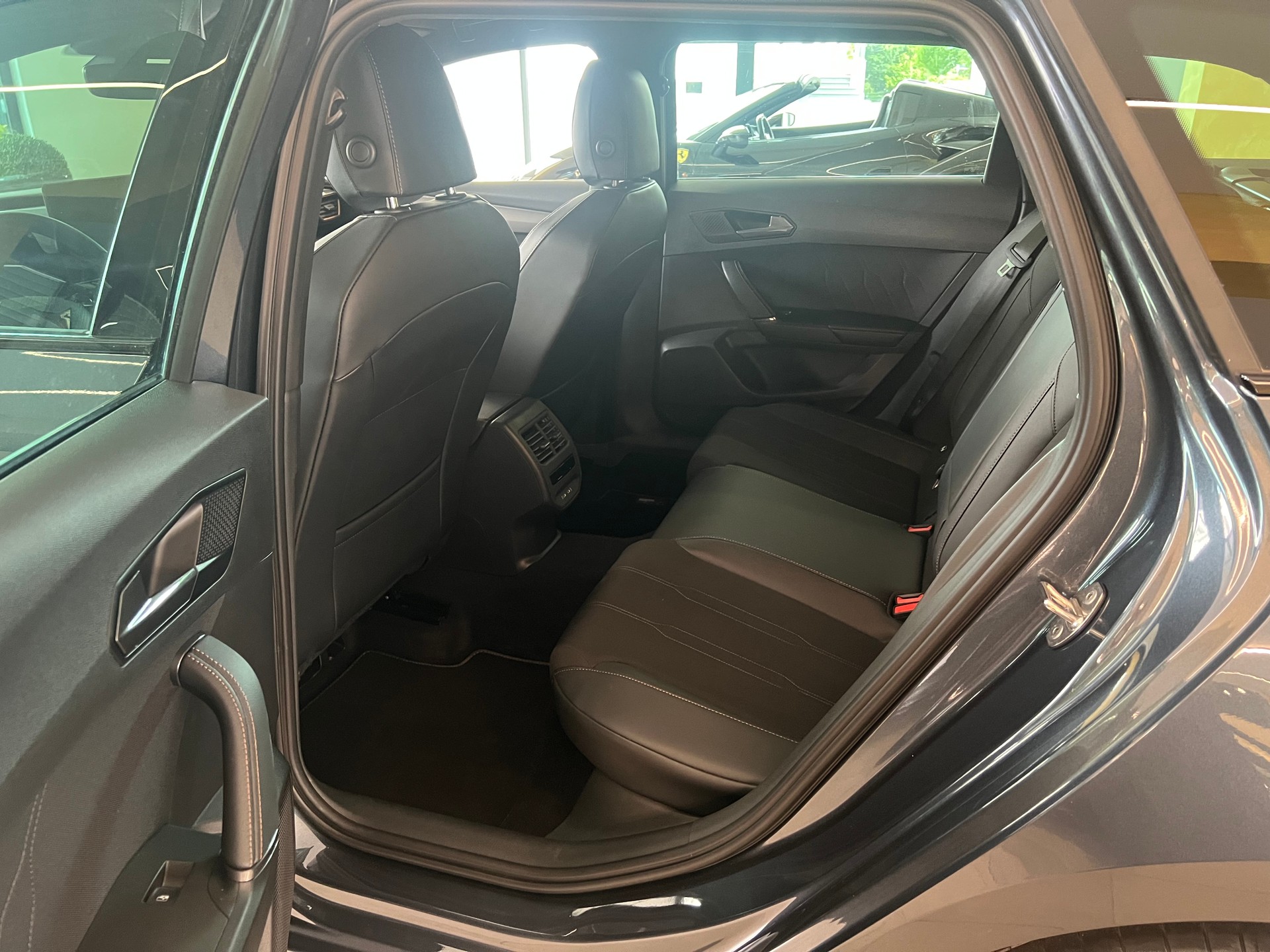 CUPRA LEON ST 1.5 eTSI DSG-image-15
