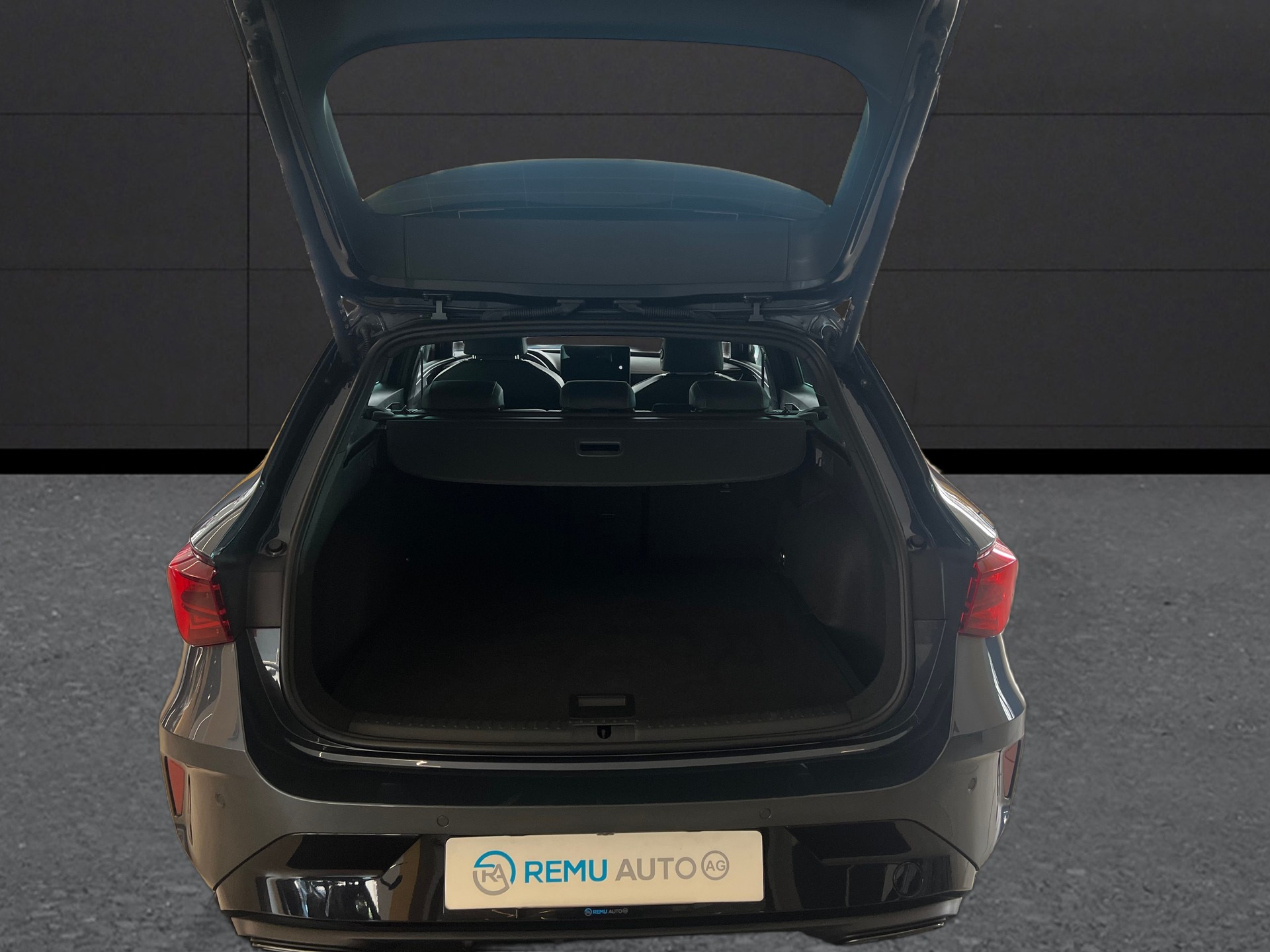 CUPRA LEON ST 1.5 eTSI DSG-showroom-element-3