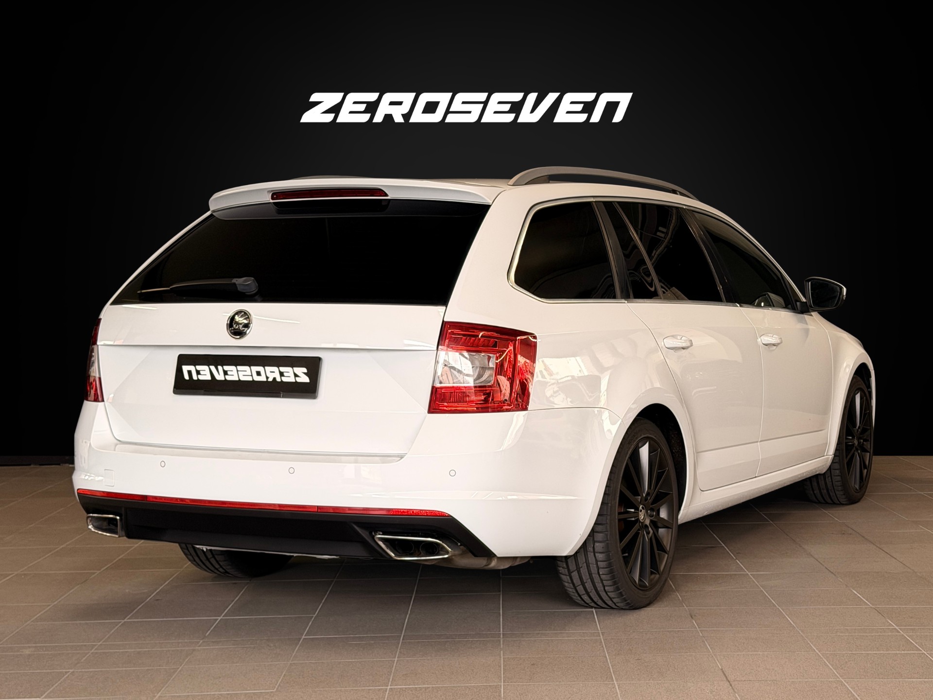 SKODA Octavia Combi 2.0 TDI RS DSG-image-6