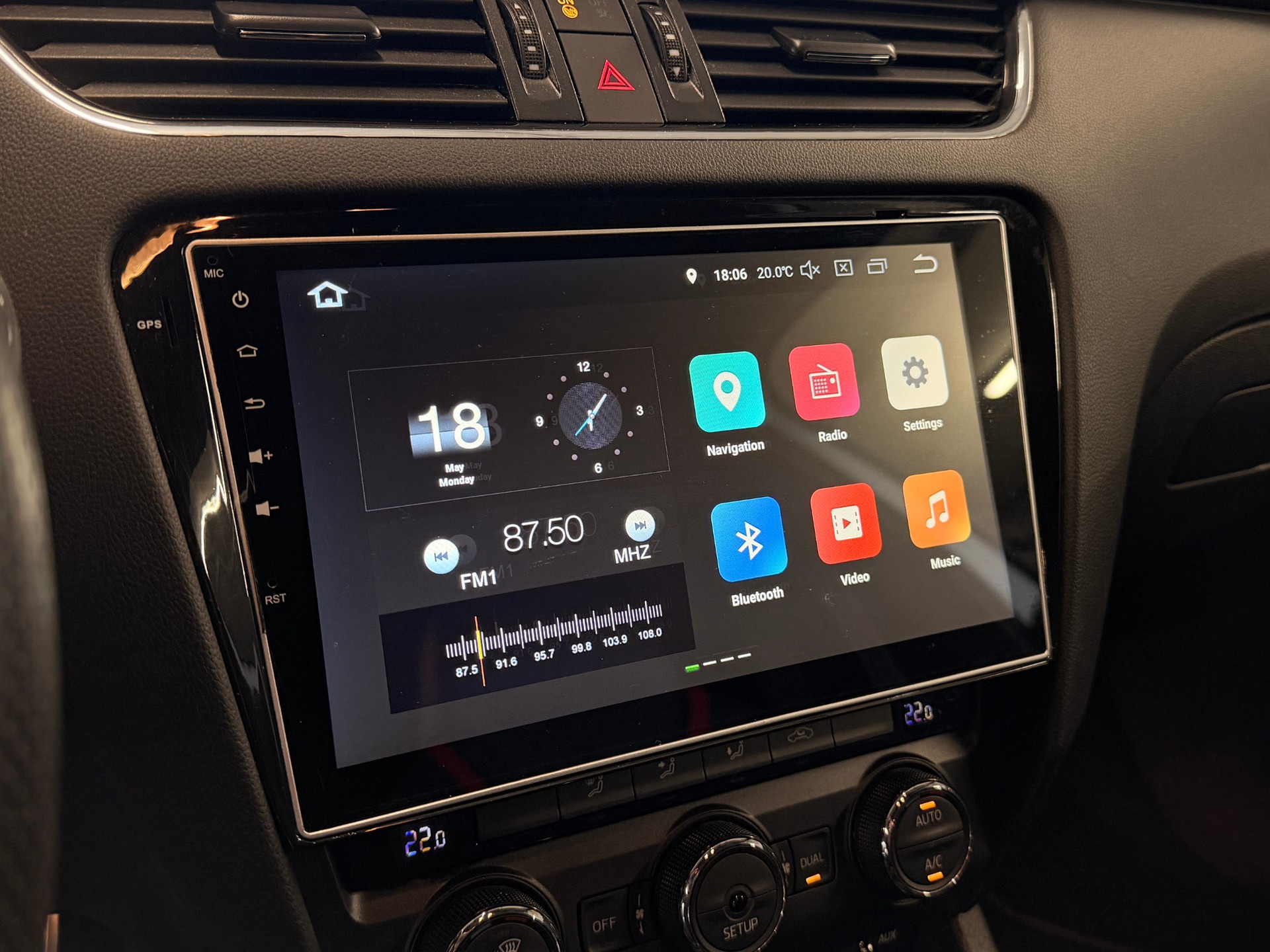 SKODA Octavia Combi 2.0 TDI RS DSG-image-18