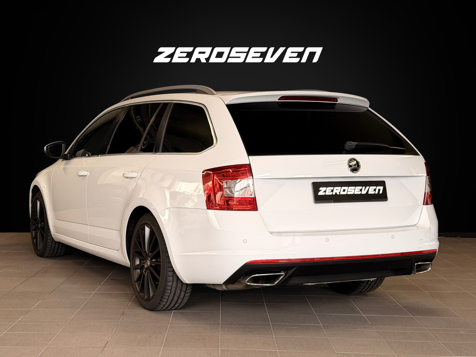 SKODA Octavia Combi 2.0 TDI RS DSG-image-4