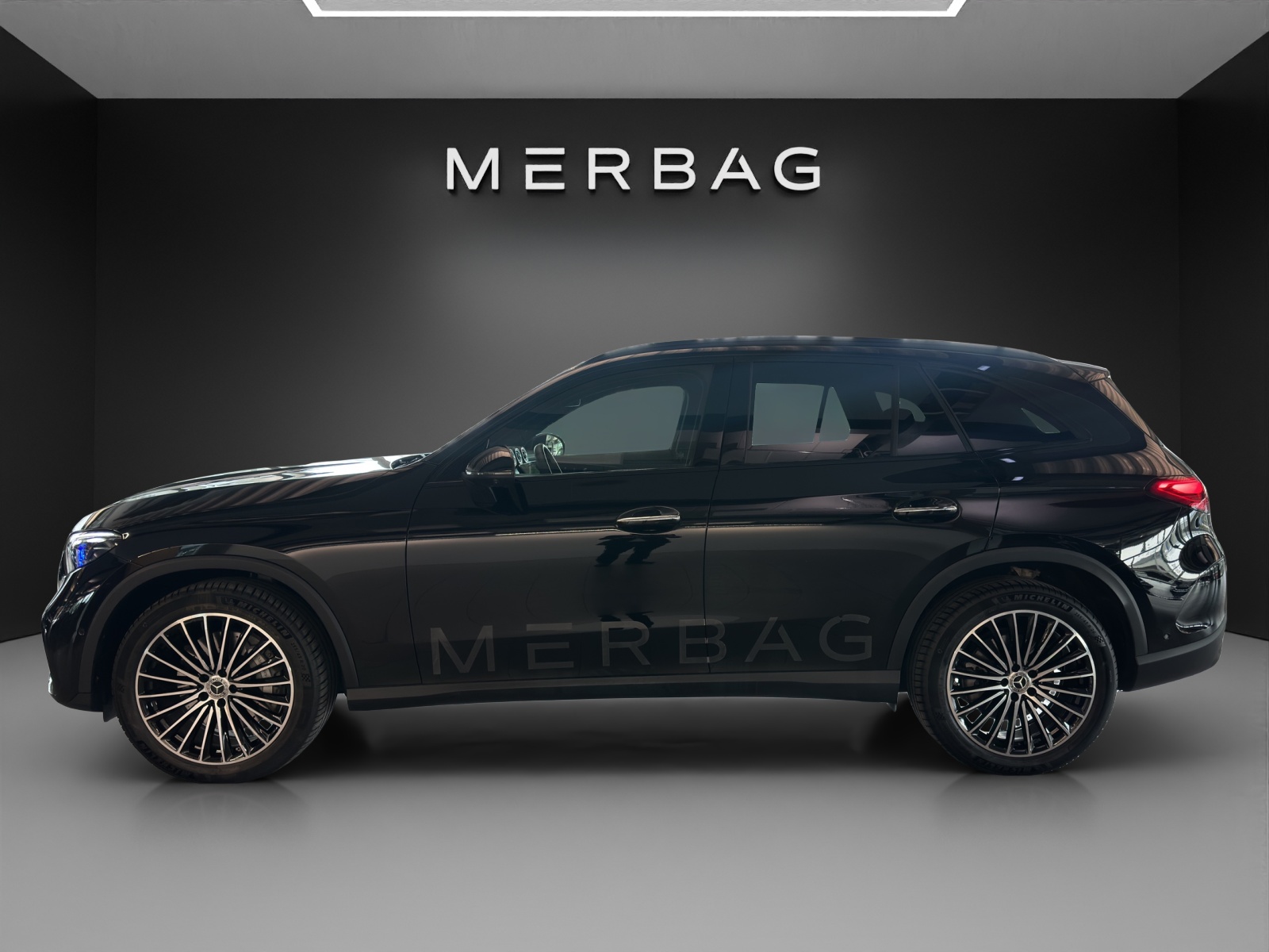 MERCEDES-BENZ GLC 300 d 4M AMG Line-image-2