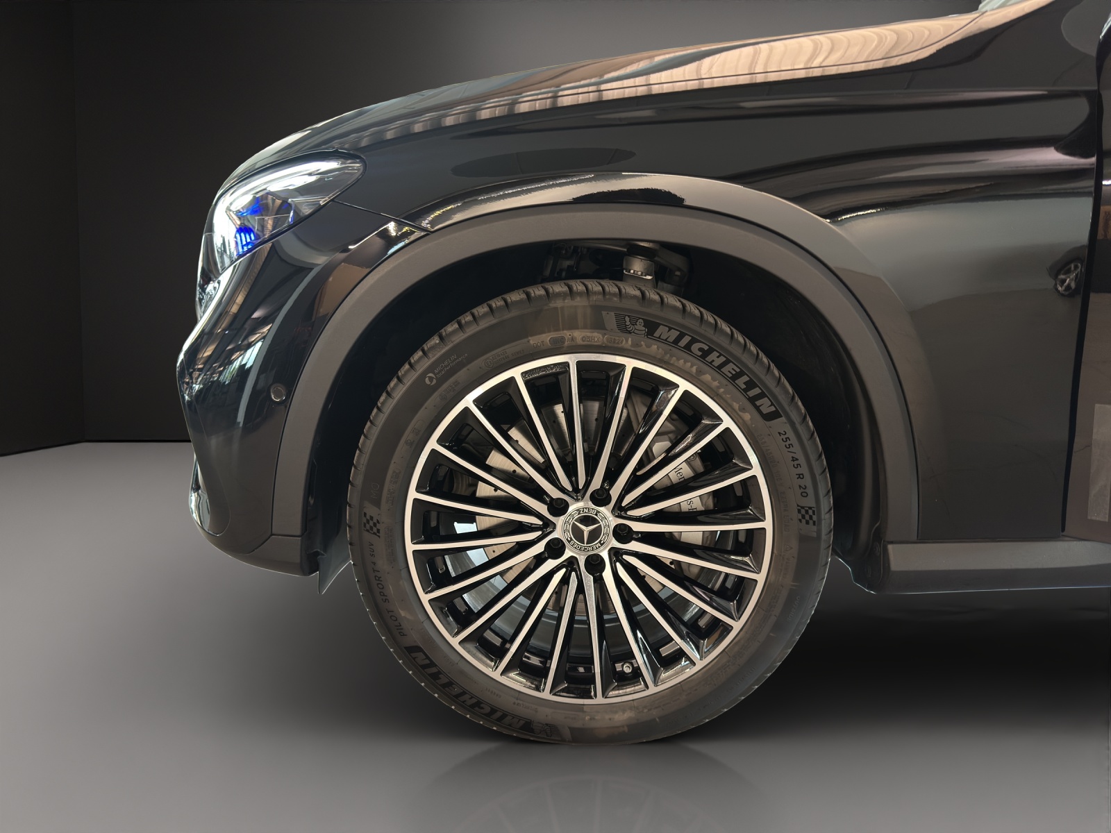 MERCEDES-BENZ GLC 300 d 4M AMG Line-image-7