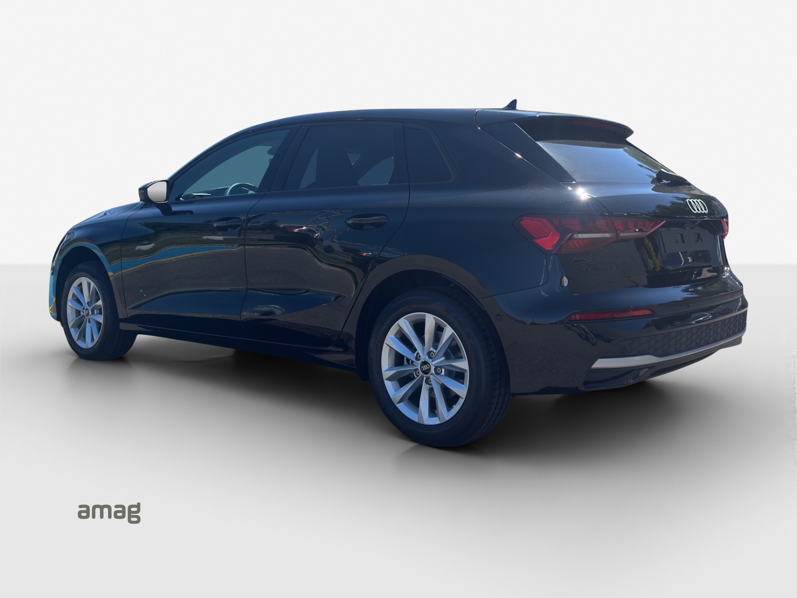 AUDI A3 Sportback TFSI 110 kW Attraction-showroom-element-2