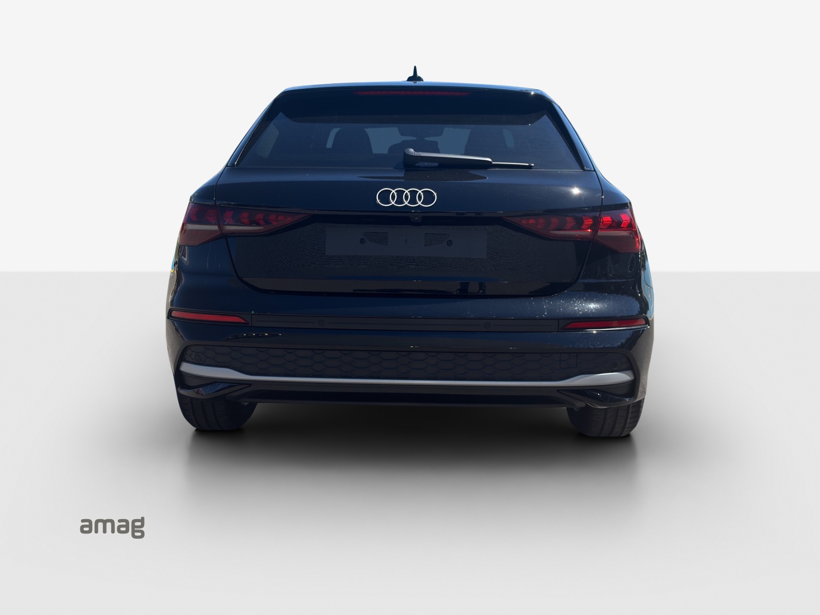 AUDI A3 Sportback TFSI 110 kW Attraction-showroom-element-3