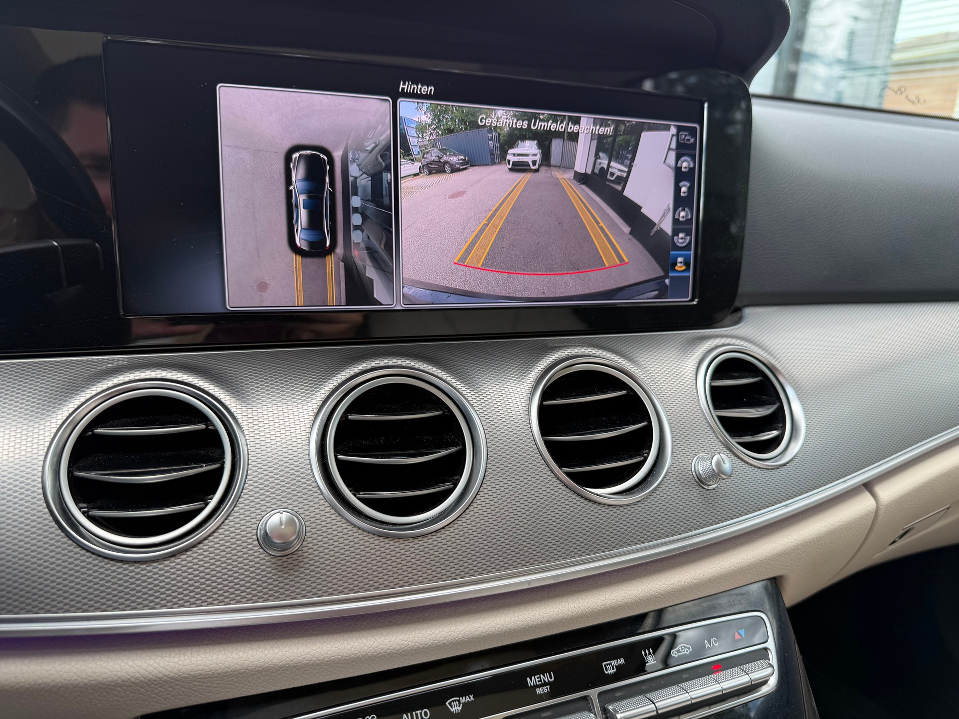 MERCEDES-BENZ E 400 AMG Line 4Matic 9G-Tronic-image-10