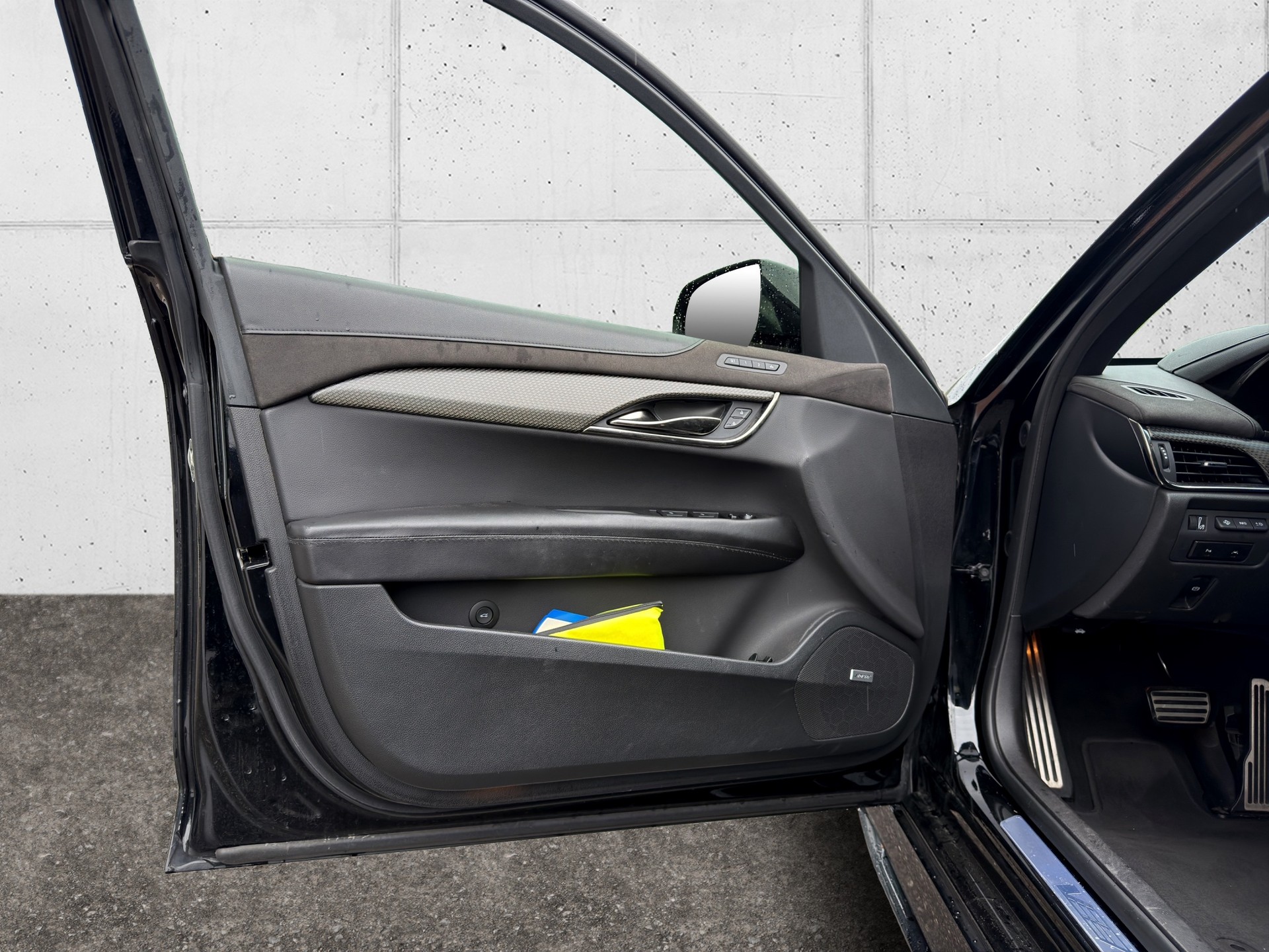 CADILLAC ATS-V Sedan 3.6 Twin Turbo Automatic-image-23