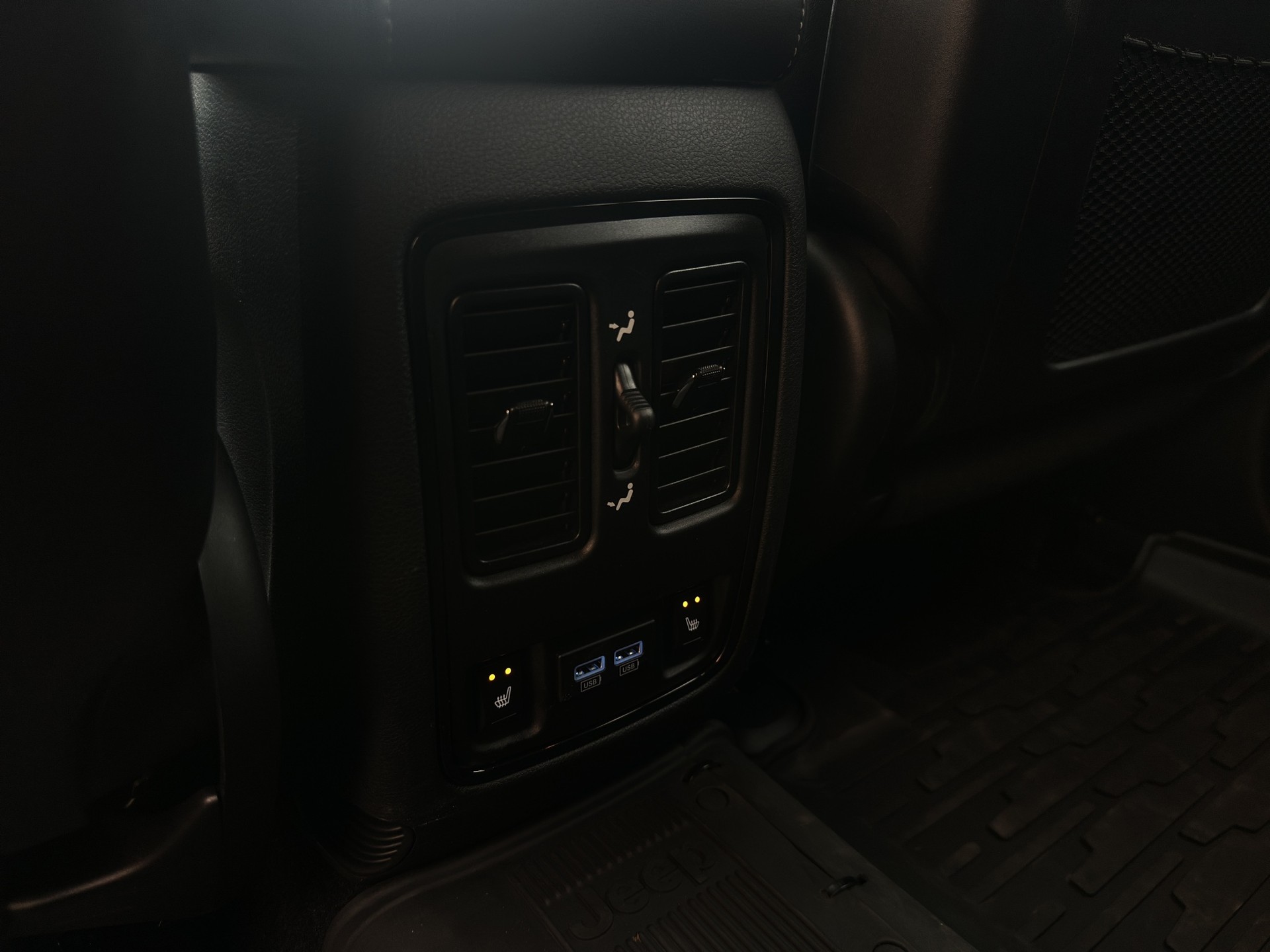 JEEP Grand Cherokee 6.2 V8 HEMI Trackhawk Automatic-image-18