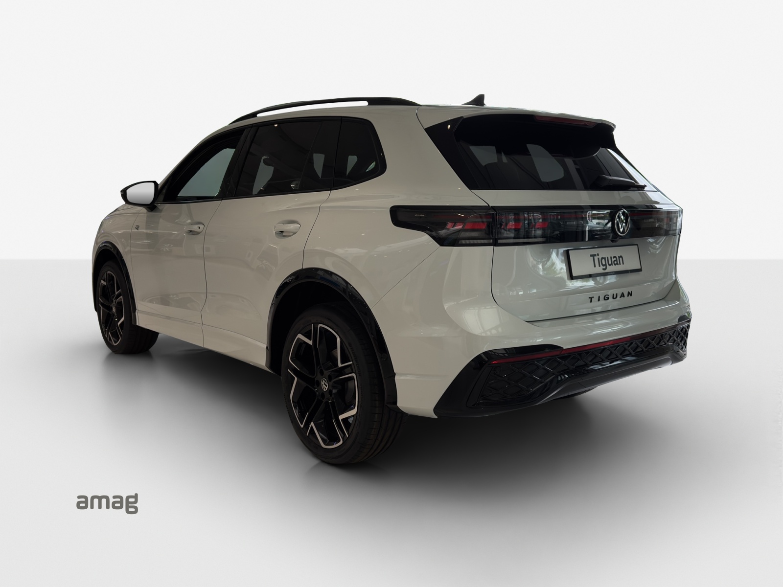 VW Tiguan 2.0 TSI DSG R-Line 4Motion-showroom-element-2