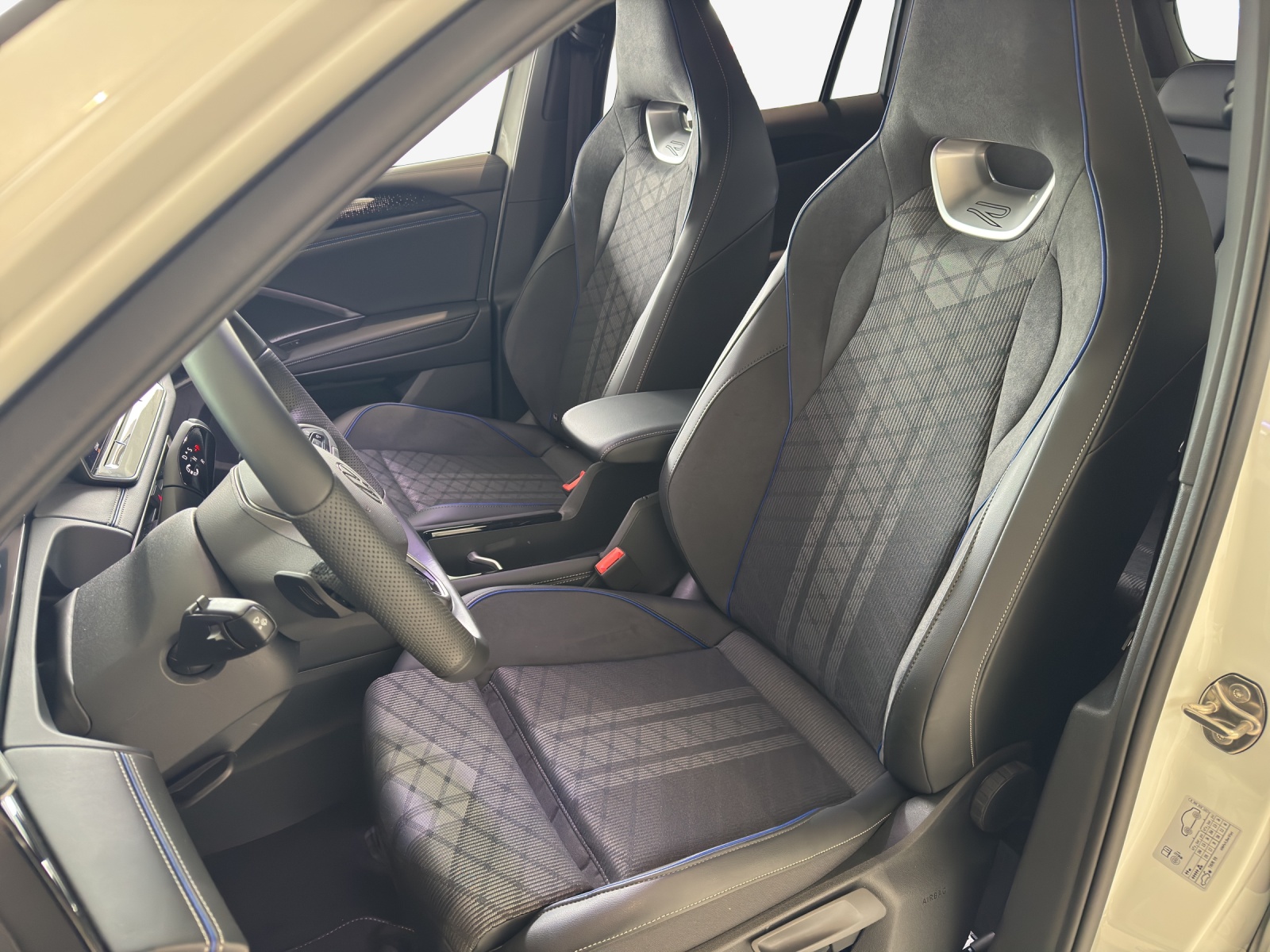 VW Tiguan 2.0 TSI DSG R-Line 4Motion-image-13