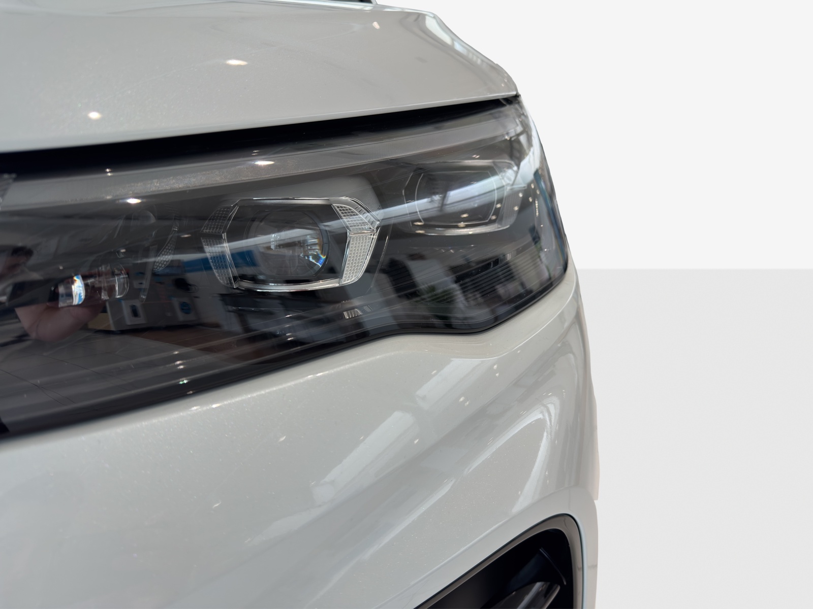 VW Tiguan 2.0 TSI DSG R-Line 4Motion-image-15