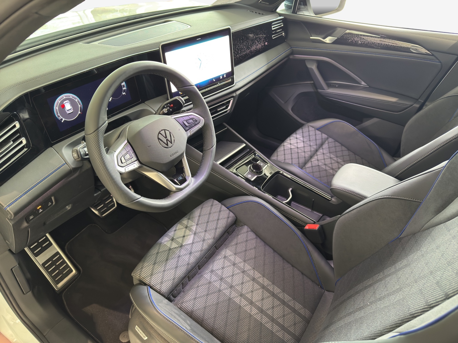 VW Tiguan 2.0 TSI DSG R-Line 4Motion-image-8