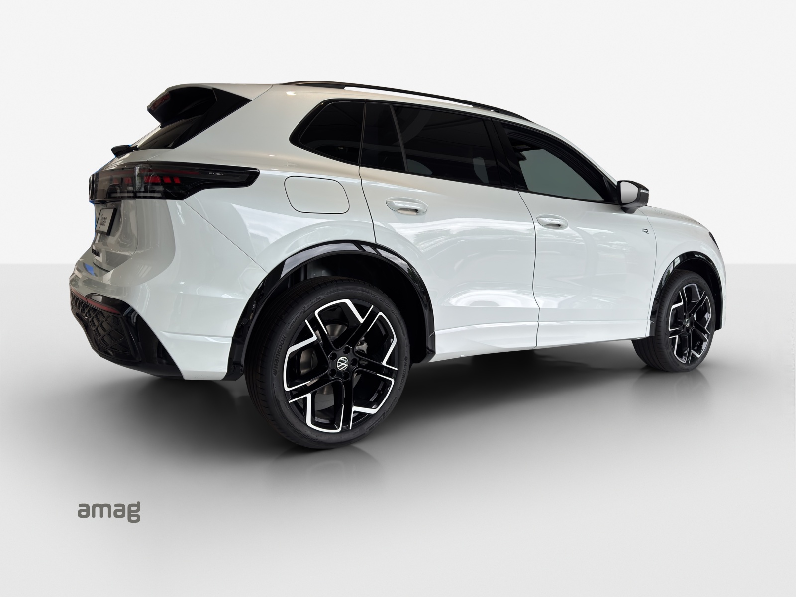 VW Tiguan 2.0 TSI DSG R-Line 4Motion-image-4