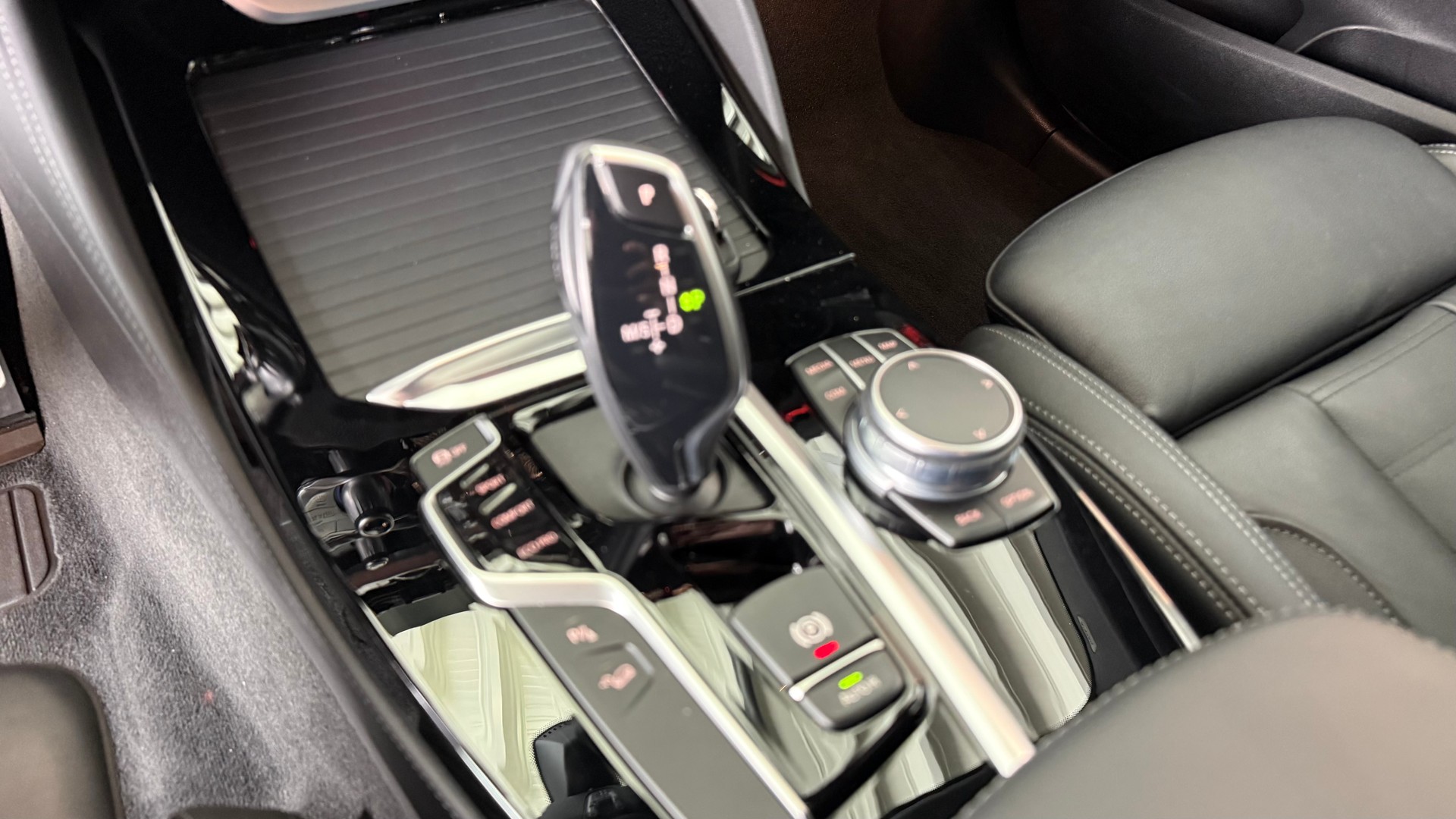 BMW X4 20d xDrive-image-17