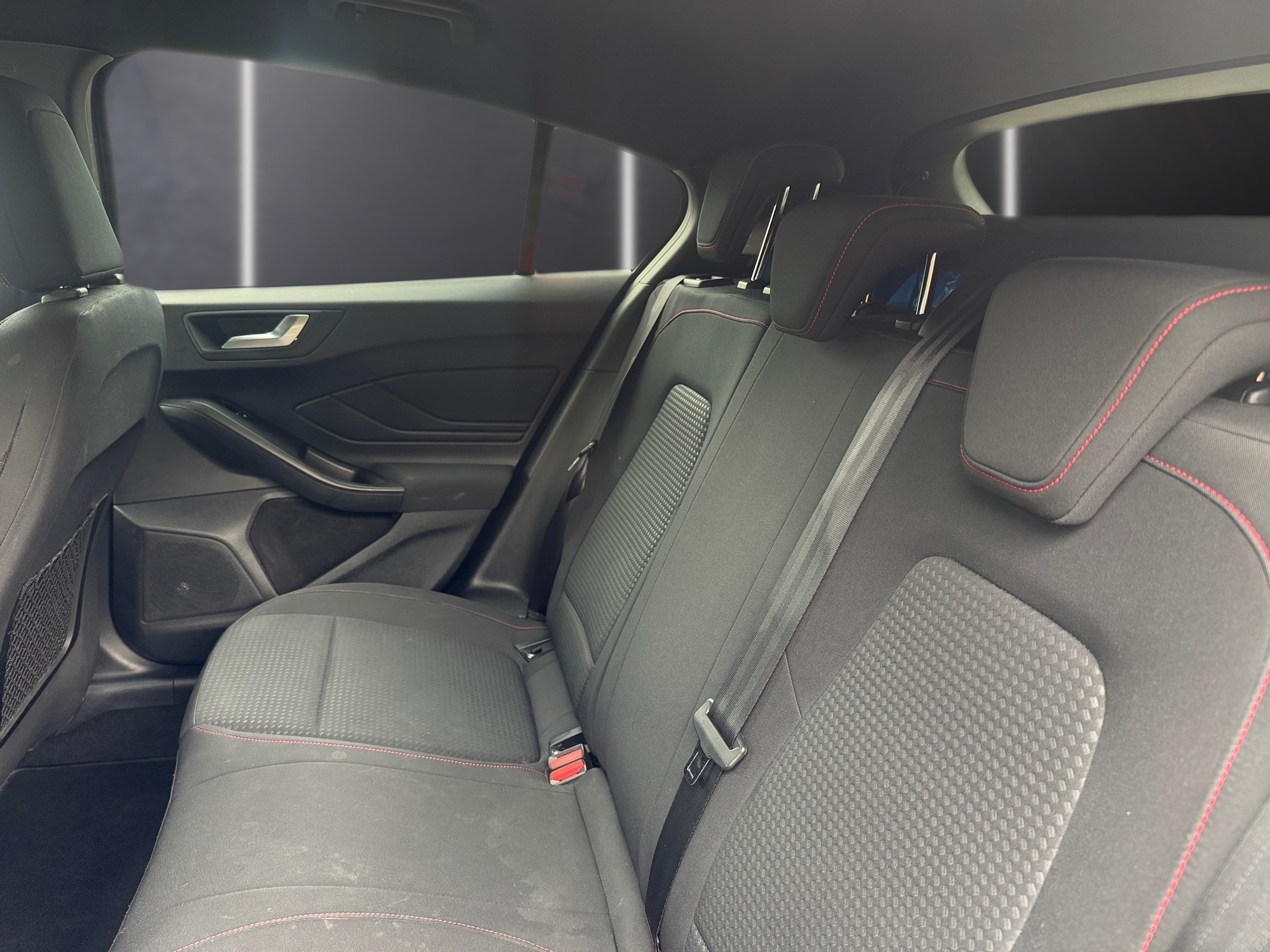 FORD Focus 1.0 Ecob 125 ST-Line-image-8