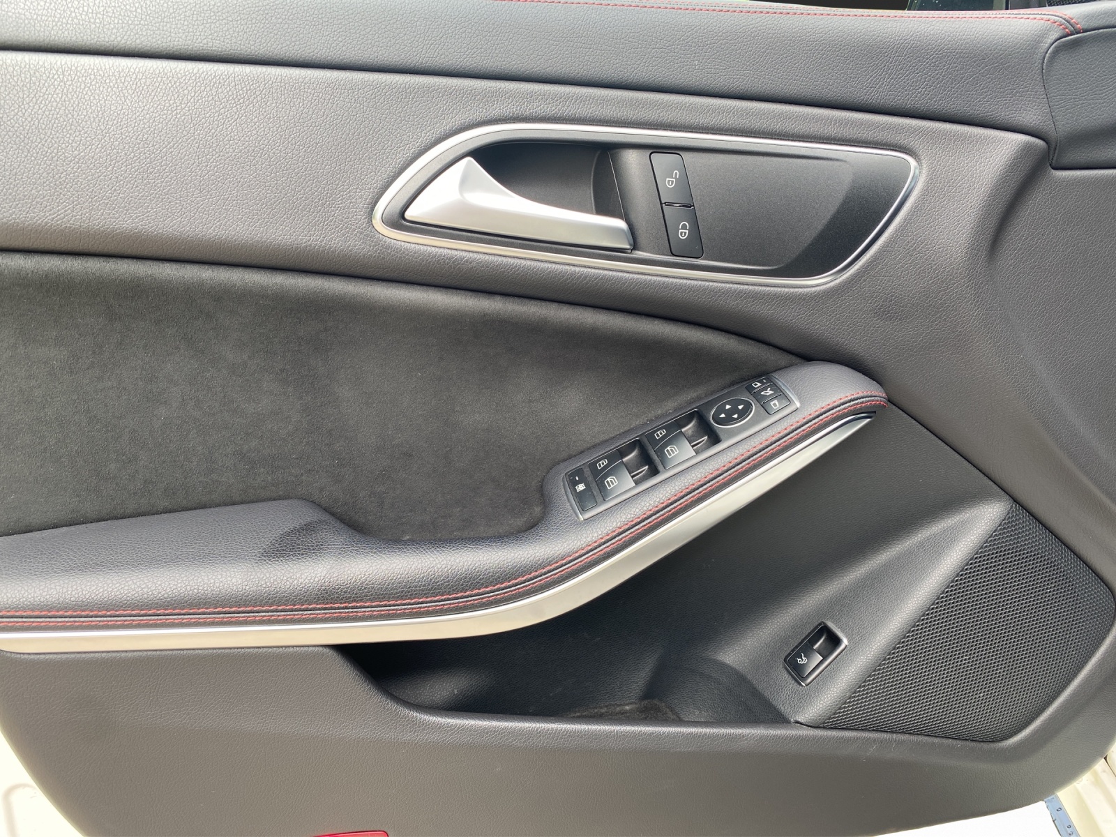 MERCEDES-BENZ CLA 45 AMG 4Matic AMG Aerodynamik + Performance Abgasanlage-image-11