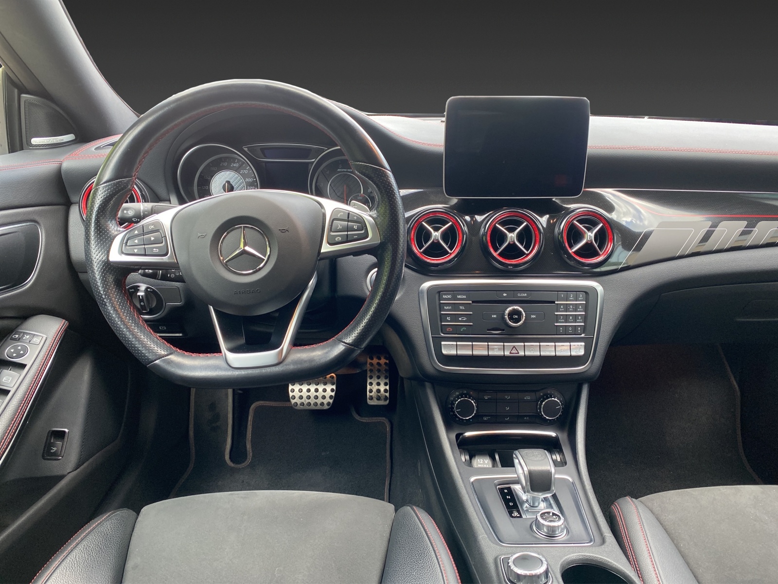 MERCEDES-BENZ CLA 45 AMG 4Matic AMG Aerodynamik + Performance Abgasanlage-image-13