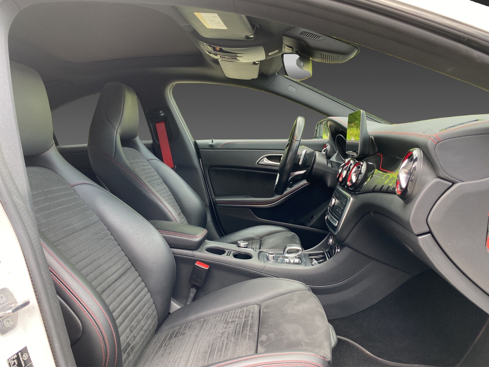 MERCEDES-BENZ CLA 45 AMG 4Matic AMG Aerodynamik + Performance Abgasanlage-image-12
