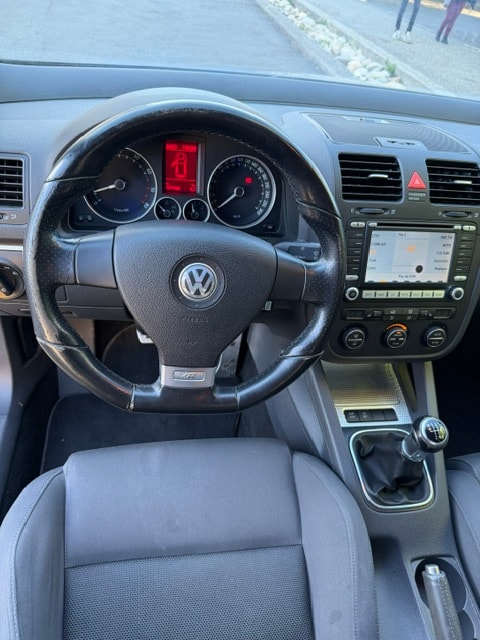 VW Golf R32 4Motion-showroom-element-3