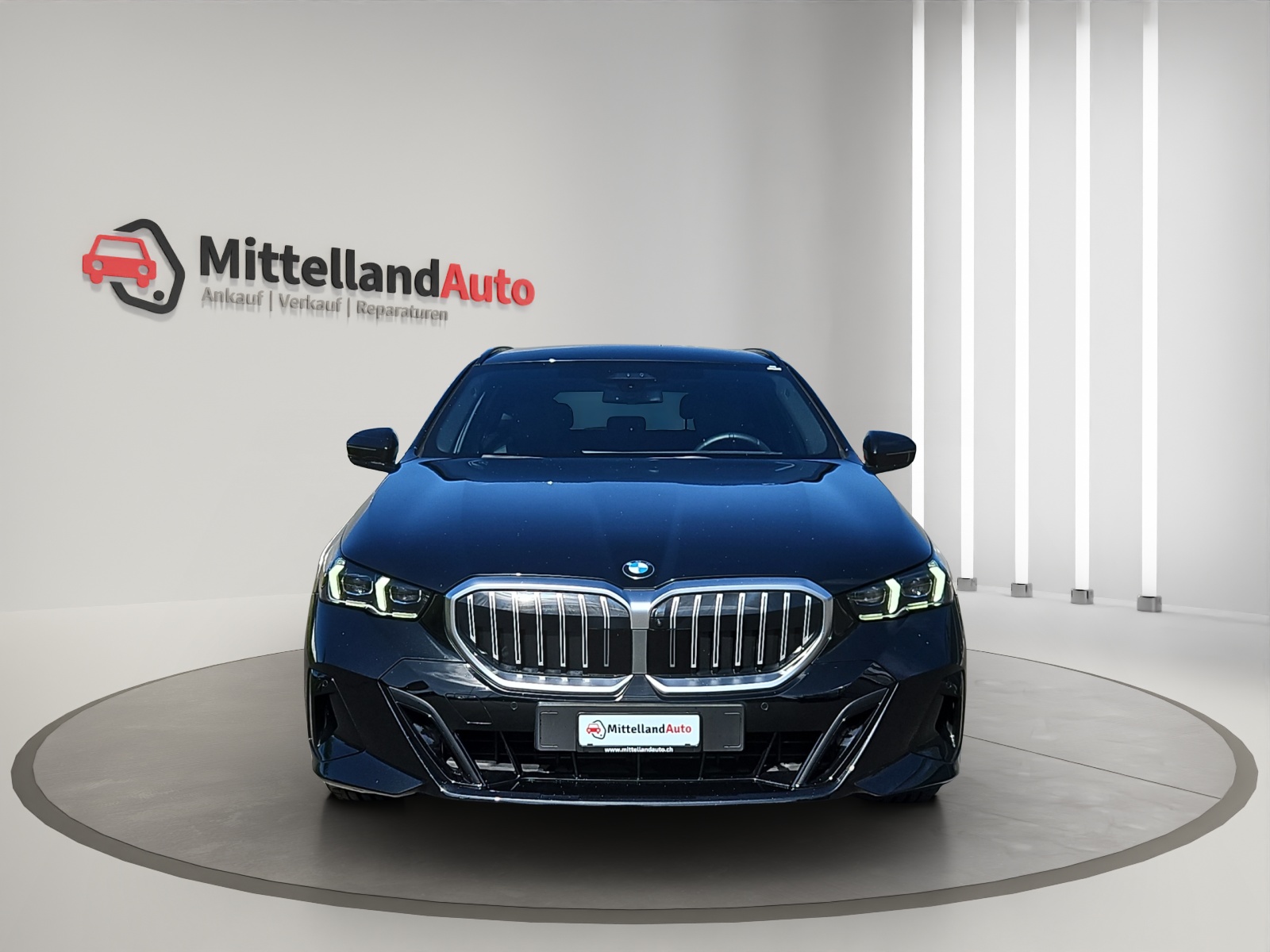 BMW 520d xDrive 48V Touring M Sport Steptronic-showroom-element-1