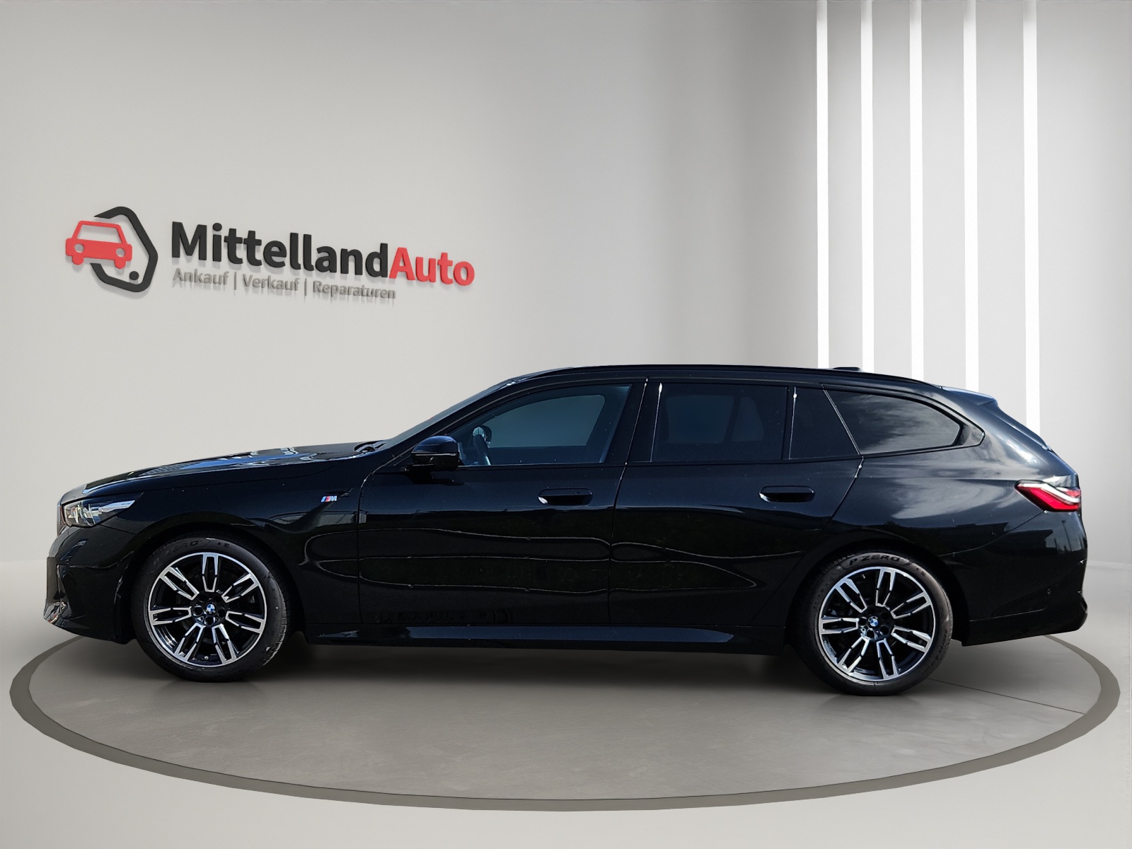 BMW 520d xDrive 48V Touring M Sport Steptronic-image-4