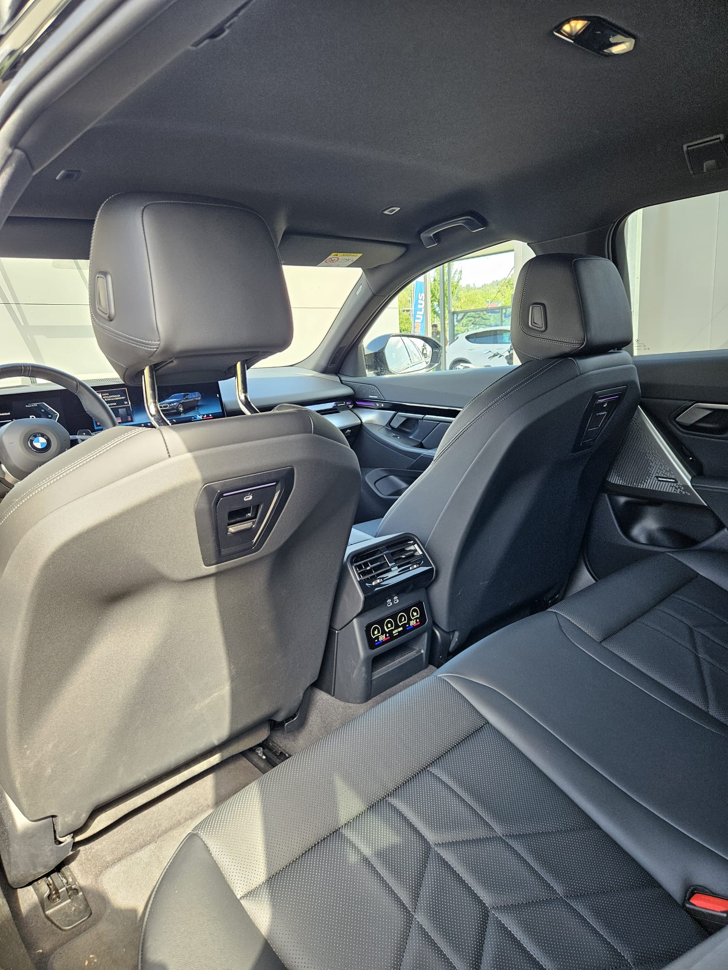 BMW 520d xDrive 48V Touring M Sport Steptronic-image-8