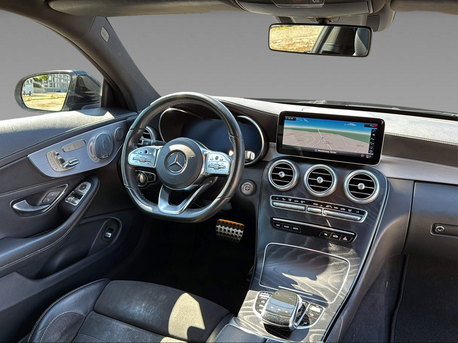 MERCEDES-BENZ C 200 AMG-Line 4matic Coupé-image-14