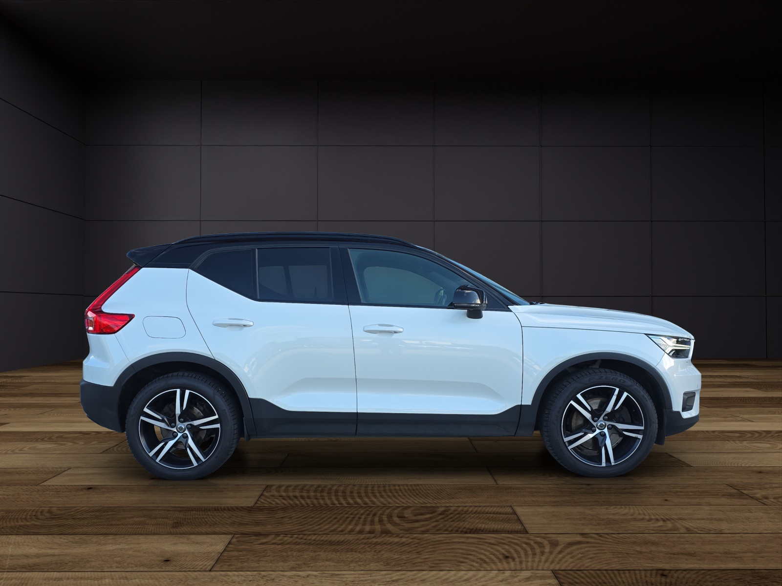 VOLVO XC40 T5 TwE R-Design DCT CH-Fahrzeug-image-4