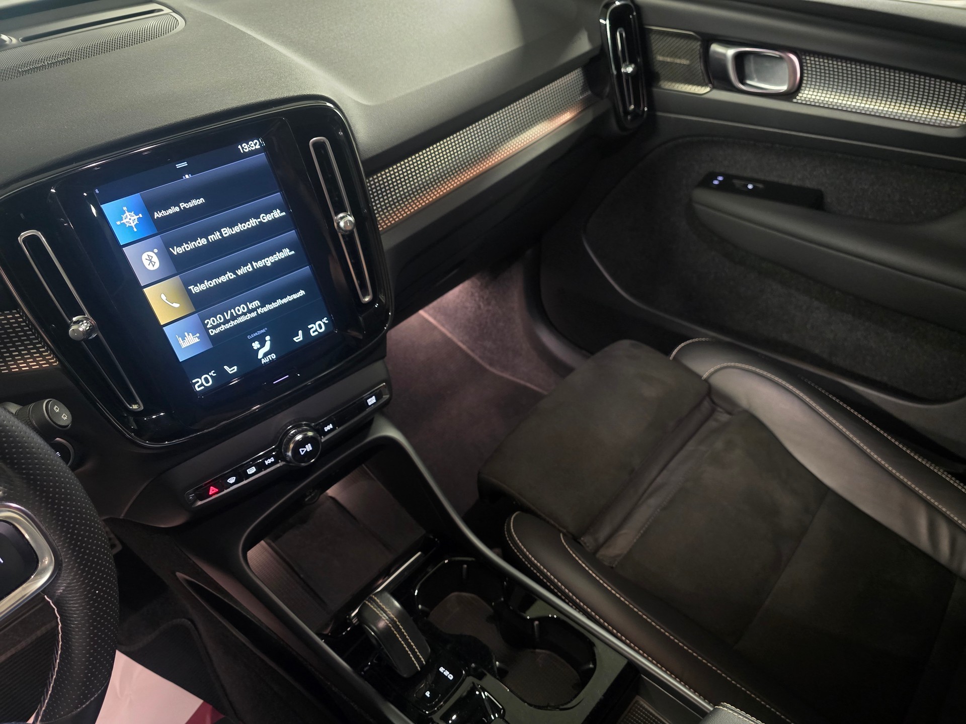 VOLVO XC40 T5 TwE R-Design DCT CH-Fahrzeug-image-11