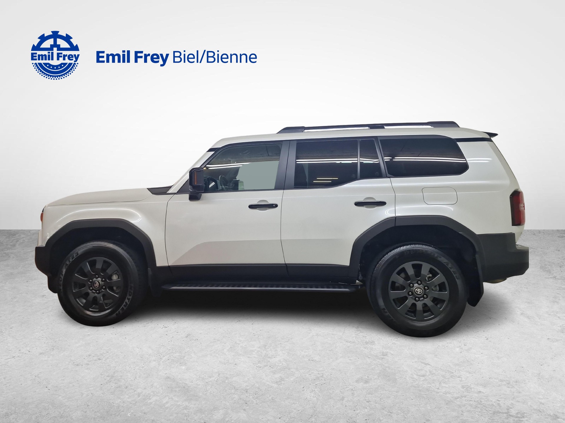 TOYOTA Land Cruiser 2.8 D Style-showroom-element-1