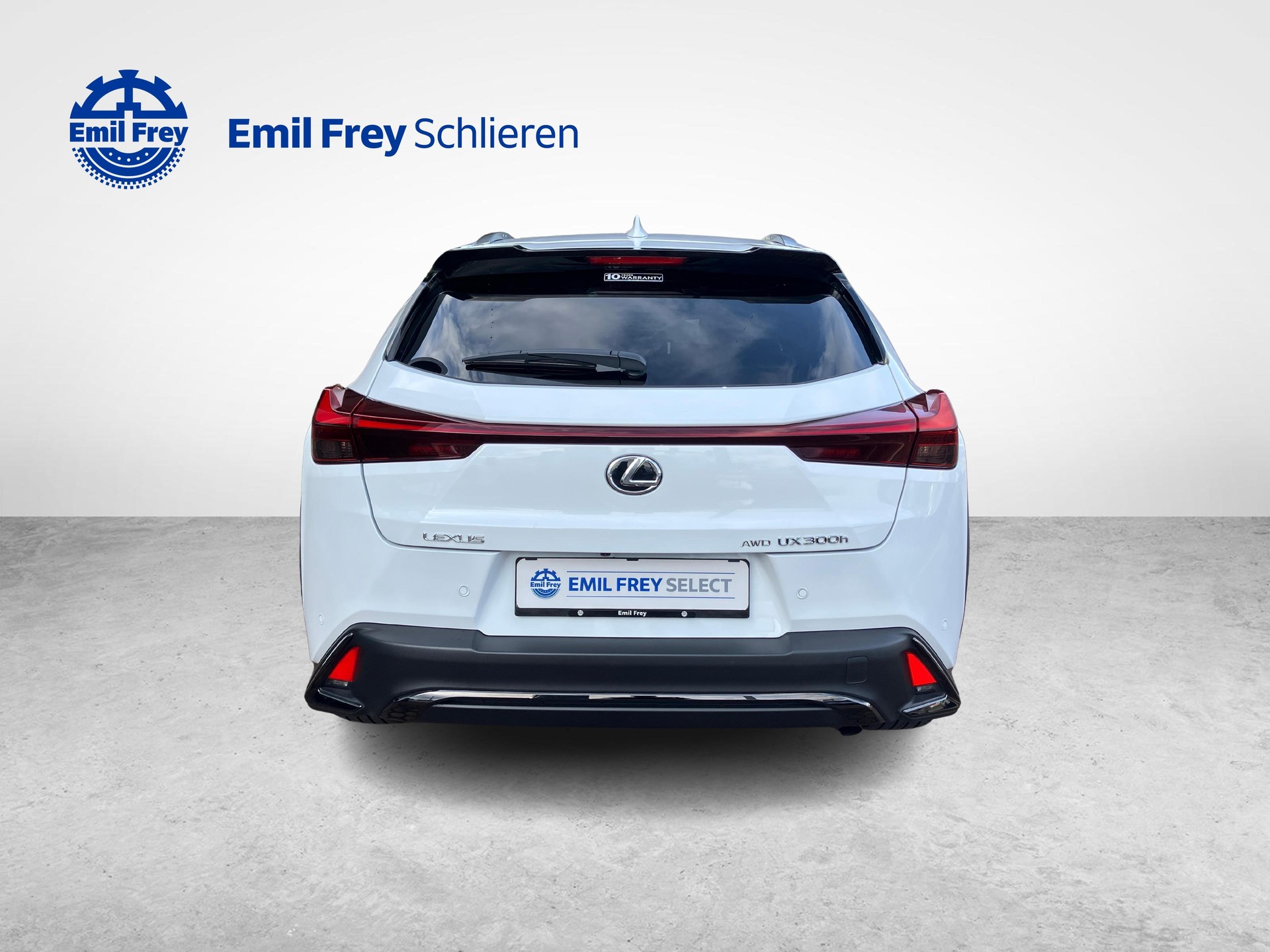 LEXUS UX 300h F-Line-showroom-element-3