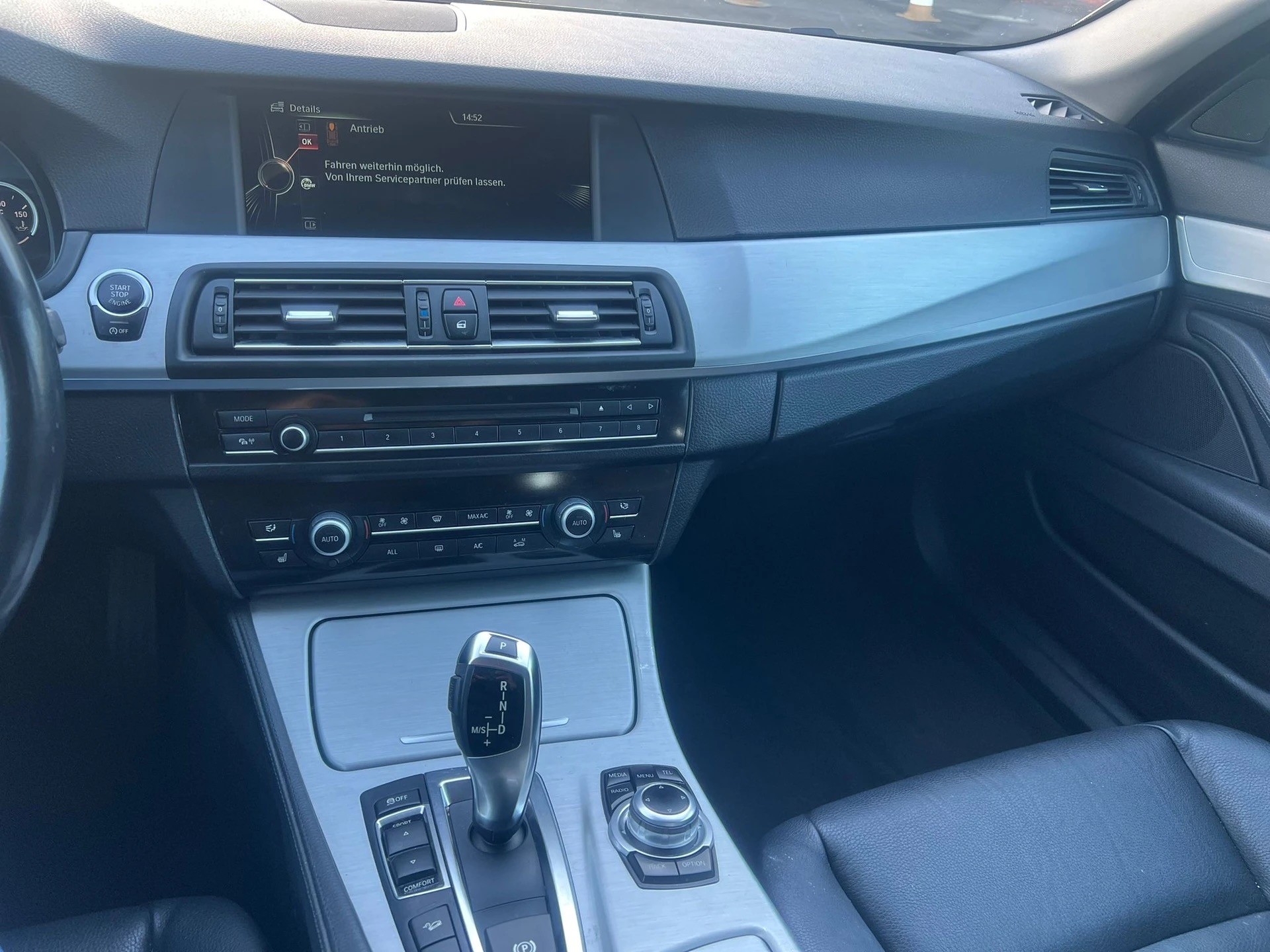BMW 530d xDrive Touring Steptronic-image-9