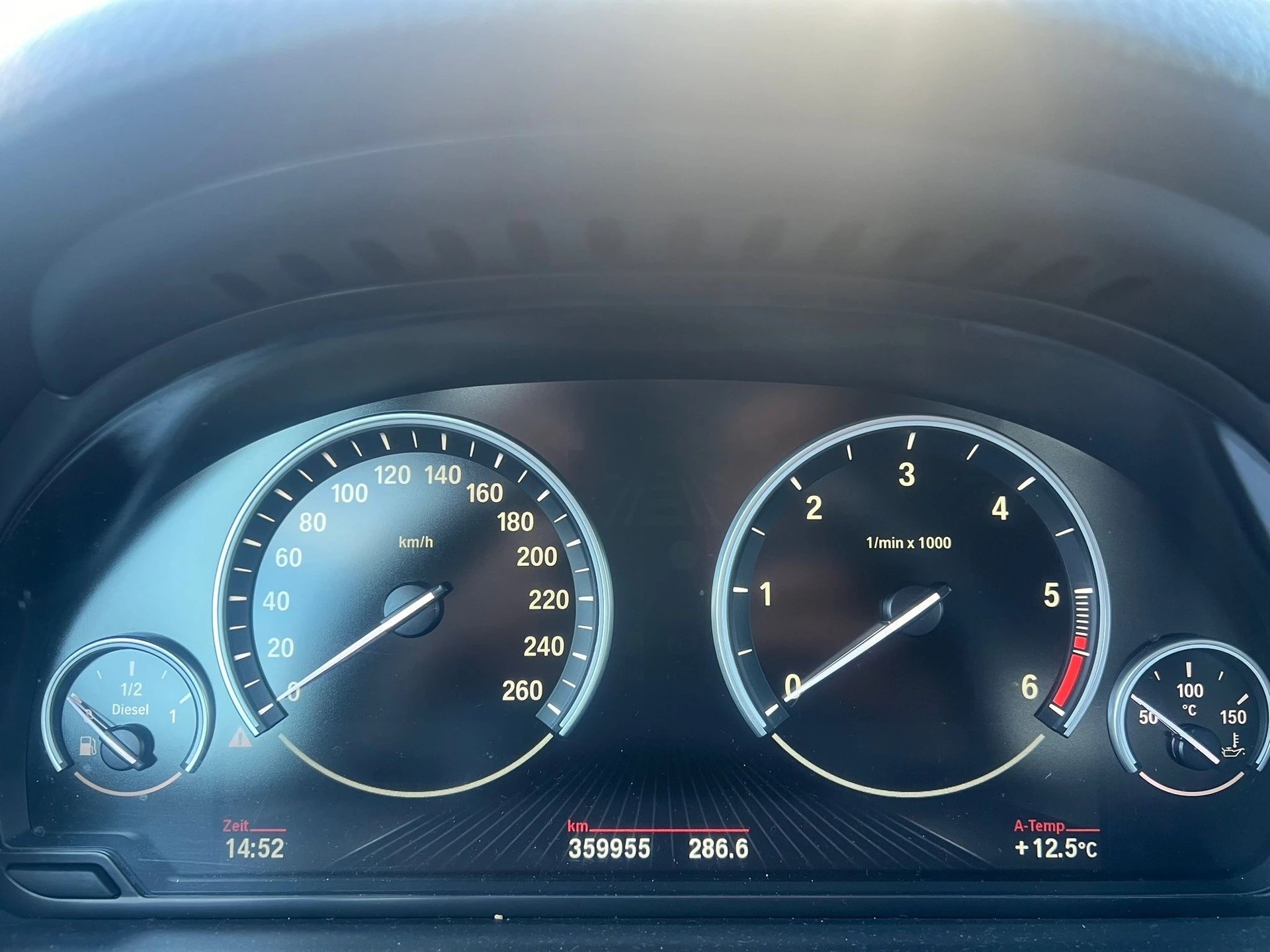 BMW 530d xDrive Touring Steptronic-image-12