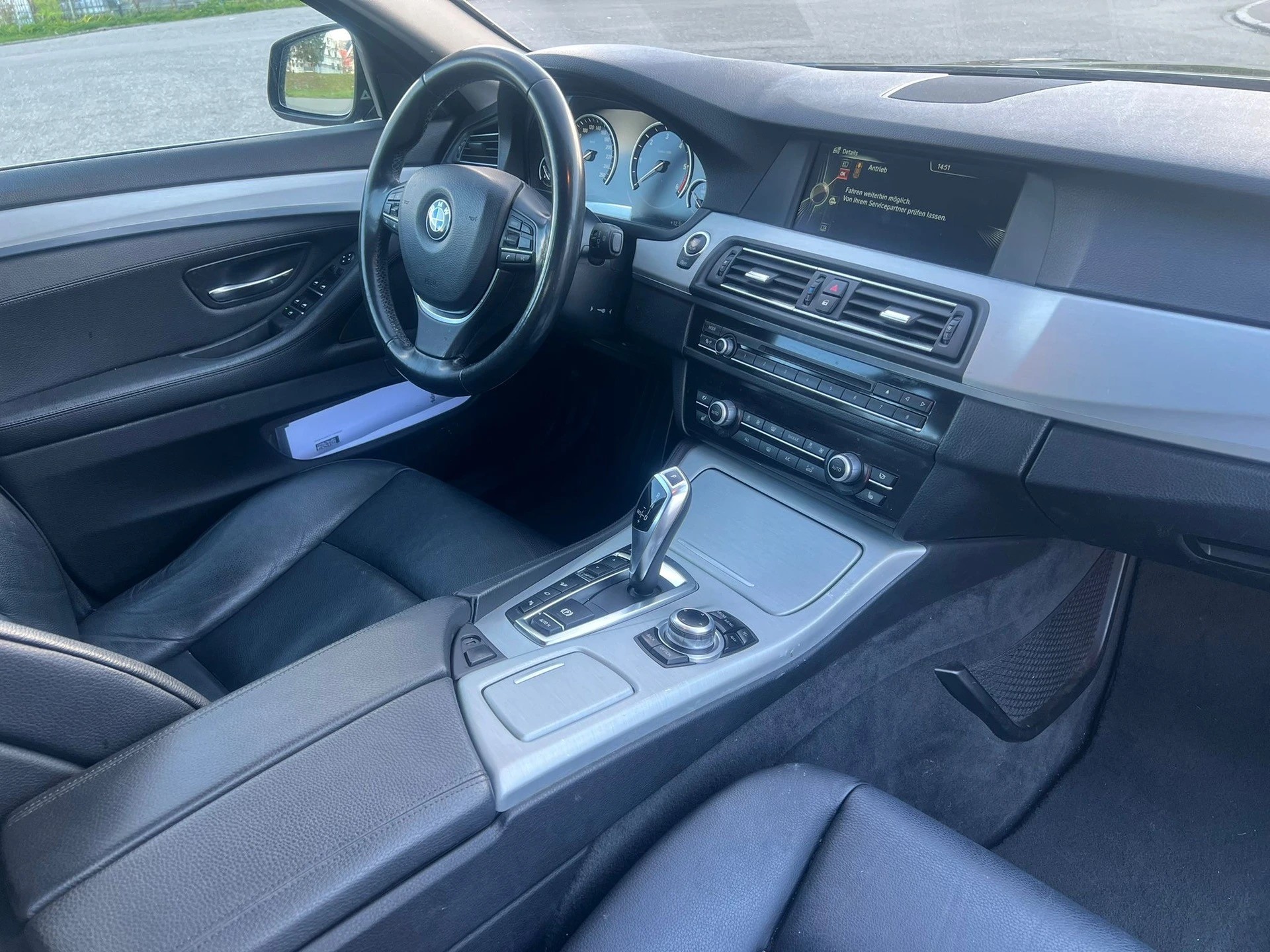 BMW 530d xDrive Touring Steptronic-image-8
