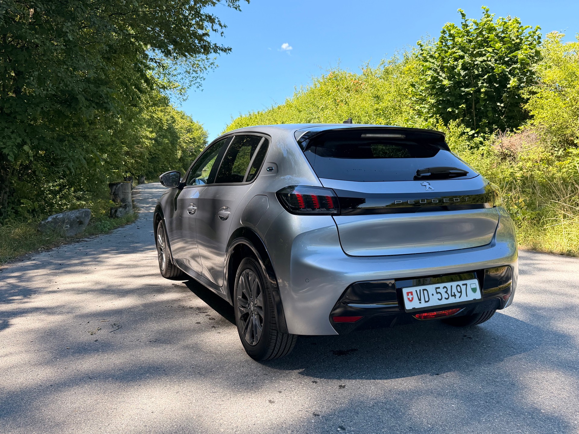 PEUGEOT e-GT Line-image-2