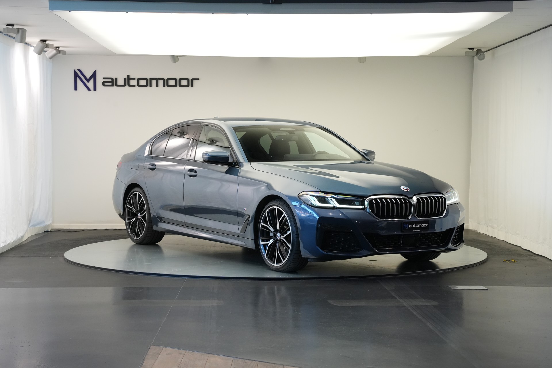BMW 530i xDrive 48V M Sport Steptronic *Anhängerkupplung*-showroom-element-2