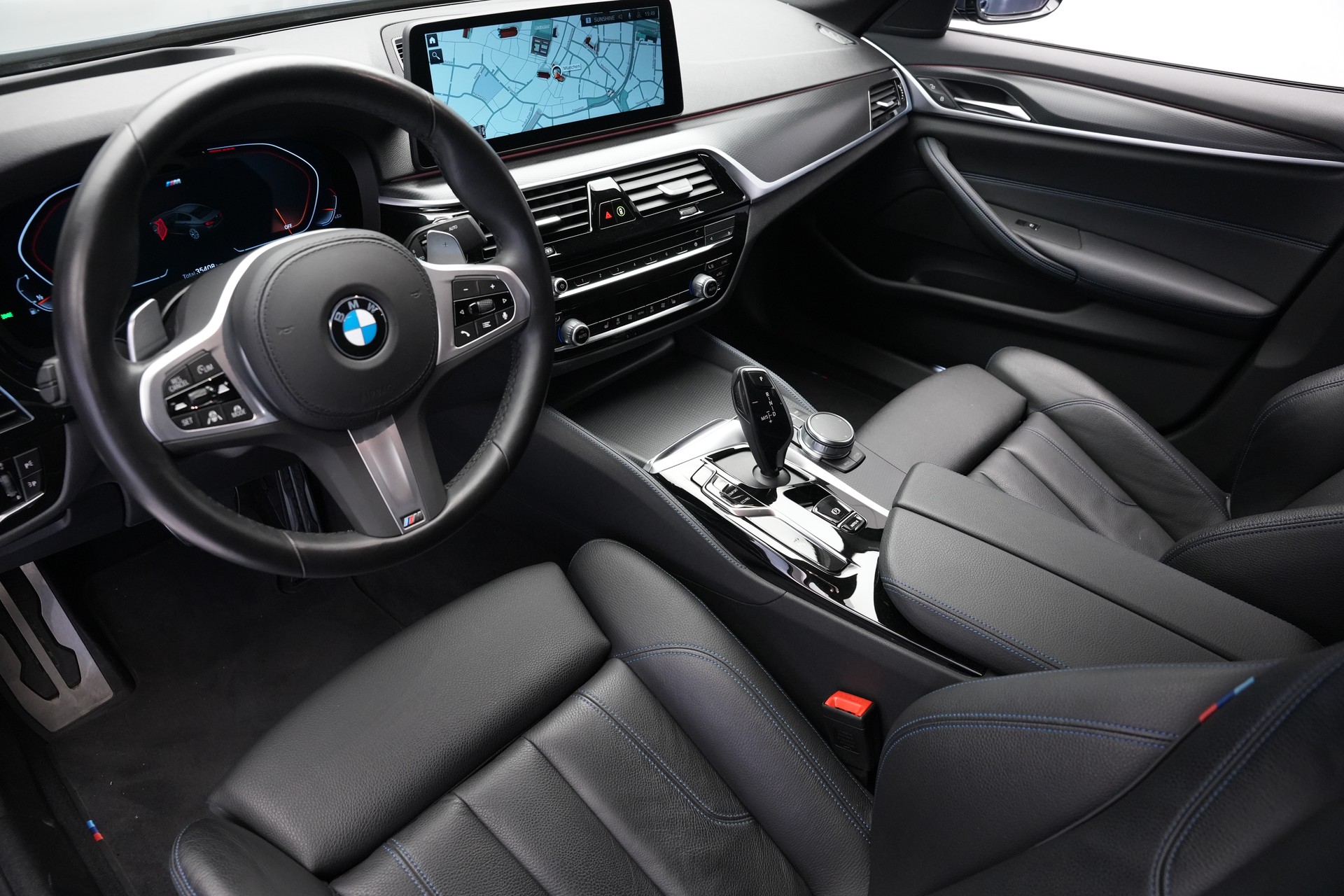 BMW 530i xDrive 48V M Sport Steptronic *Anhängerkupplung*-image-10