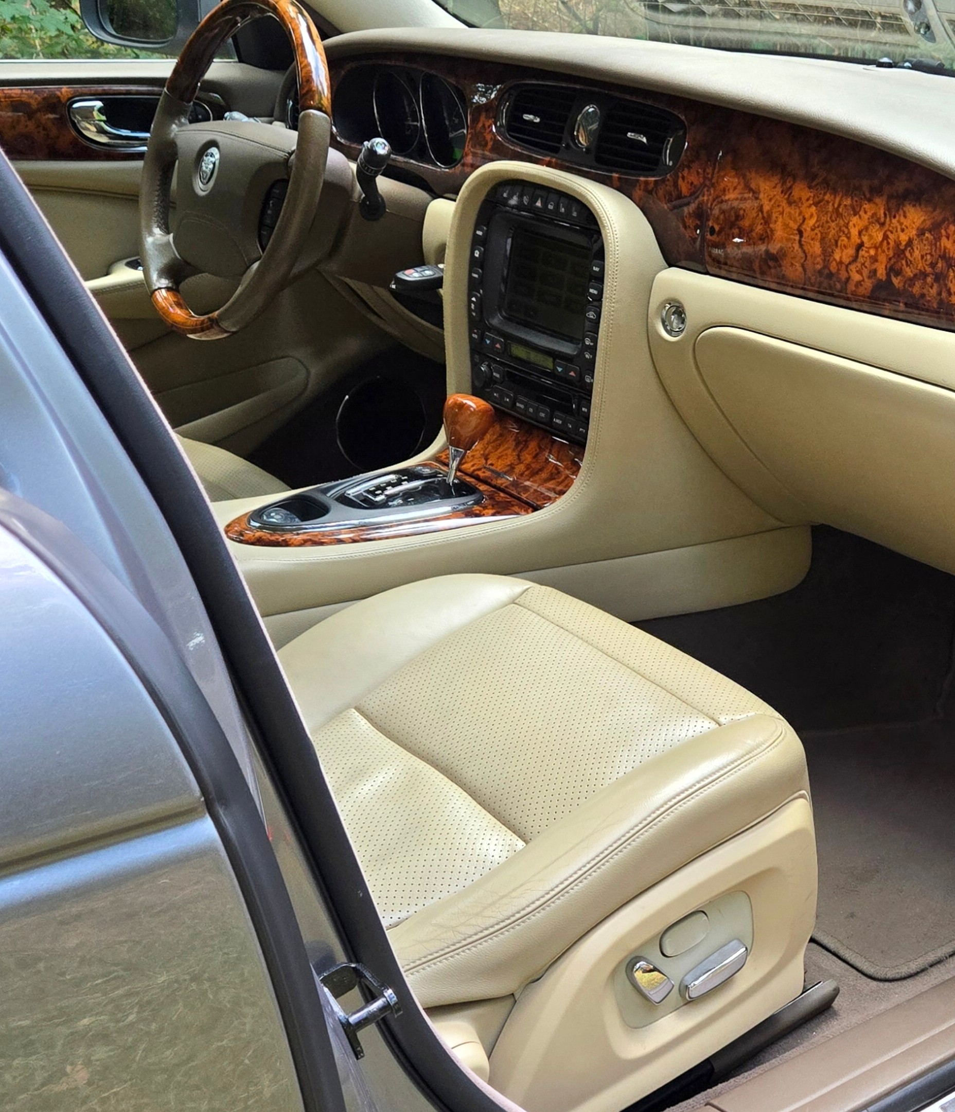JAGUAR XJ8 3.5 V8 Executive-image-14