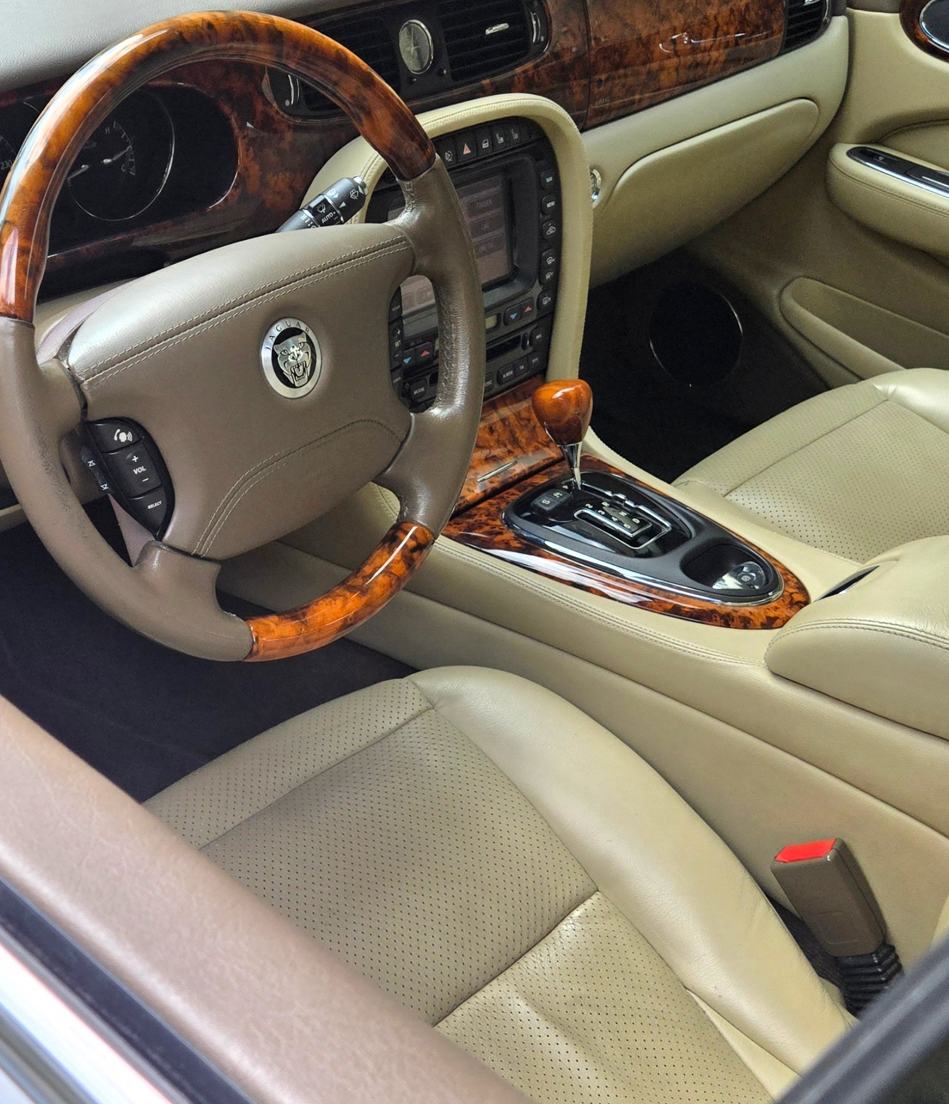 JAGUAR XJ8 3.5 V8 Executive-image-12