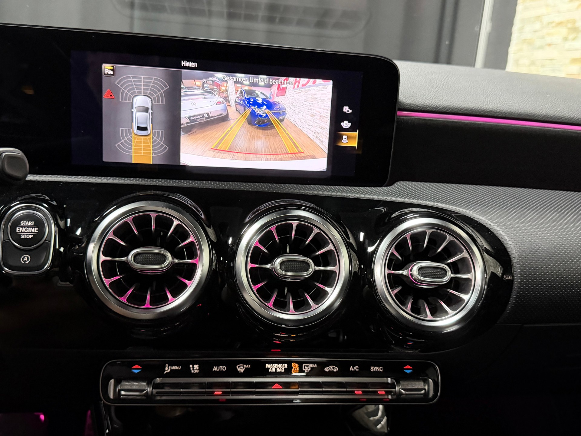 MERCEDES-BENZ A 220 AMG Line 7G-DCT 4Matic-image-14