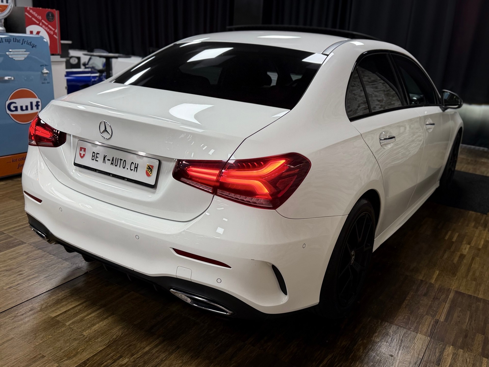 MERCEDES-BENZ A 220 AMG Line 7G-DCT 4Matic-image-4