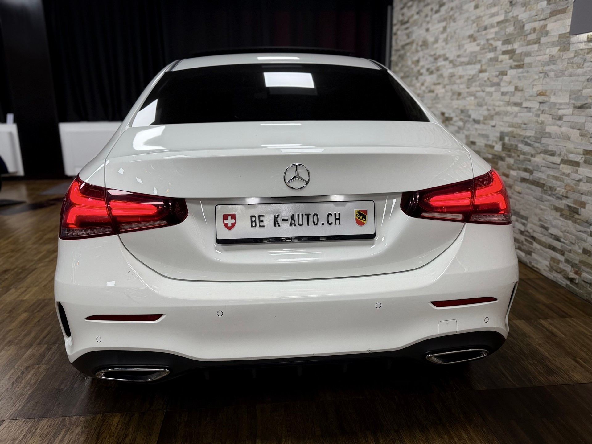 MERCEDES-BENZ A 220 AMG Line 7G-DCT 4Matic-showroom-element-3