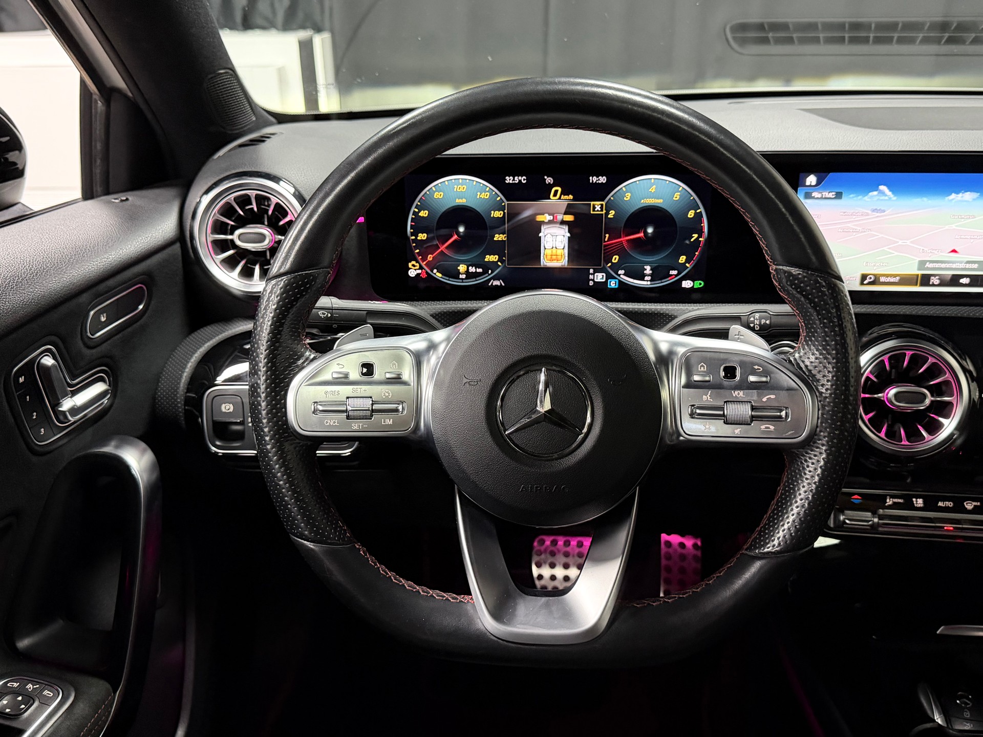 MERCEDES-BENZ A 220 AMG Line 7G-DCT 4Matic-image-13
