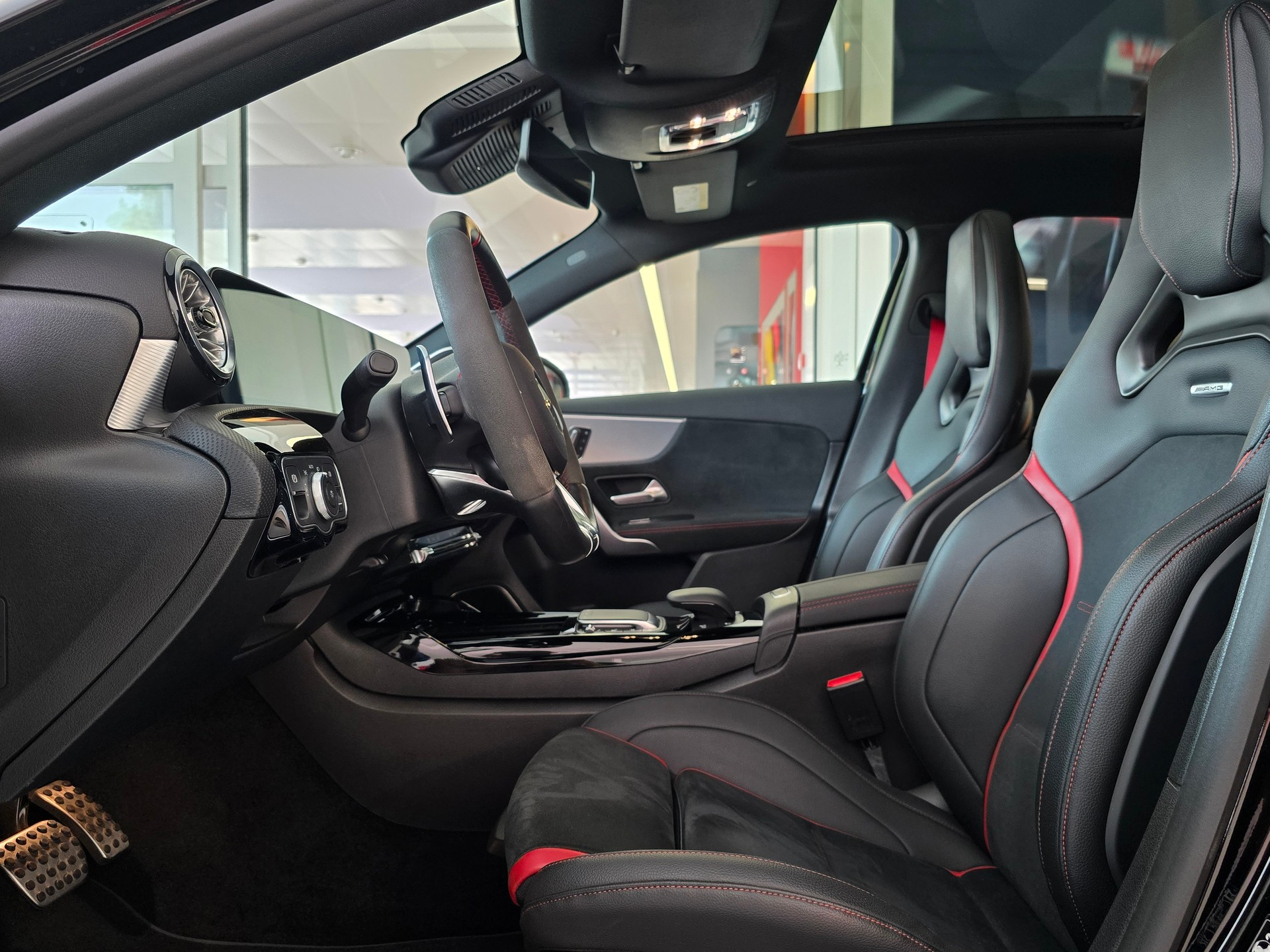 MERCEDES-BENZ A 45 S AMG 4Matic+ Speedshift-image-9