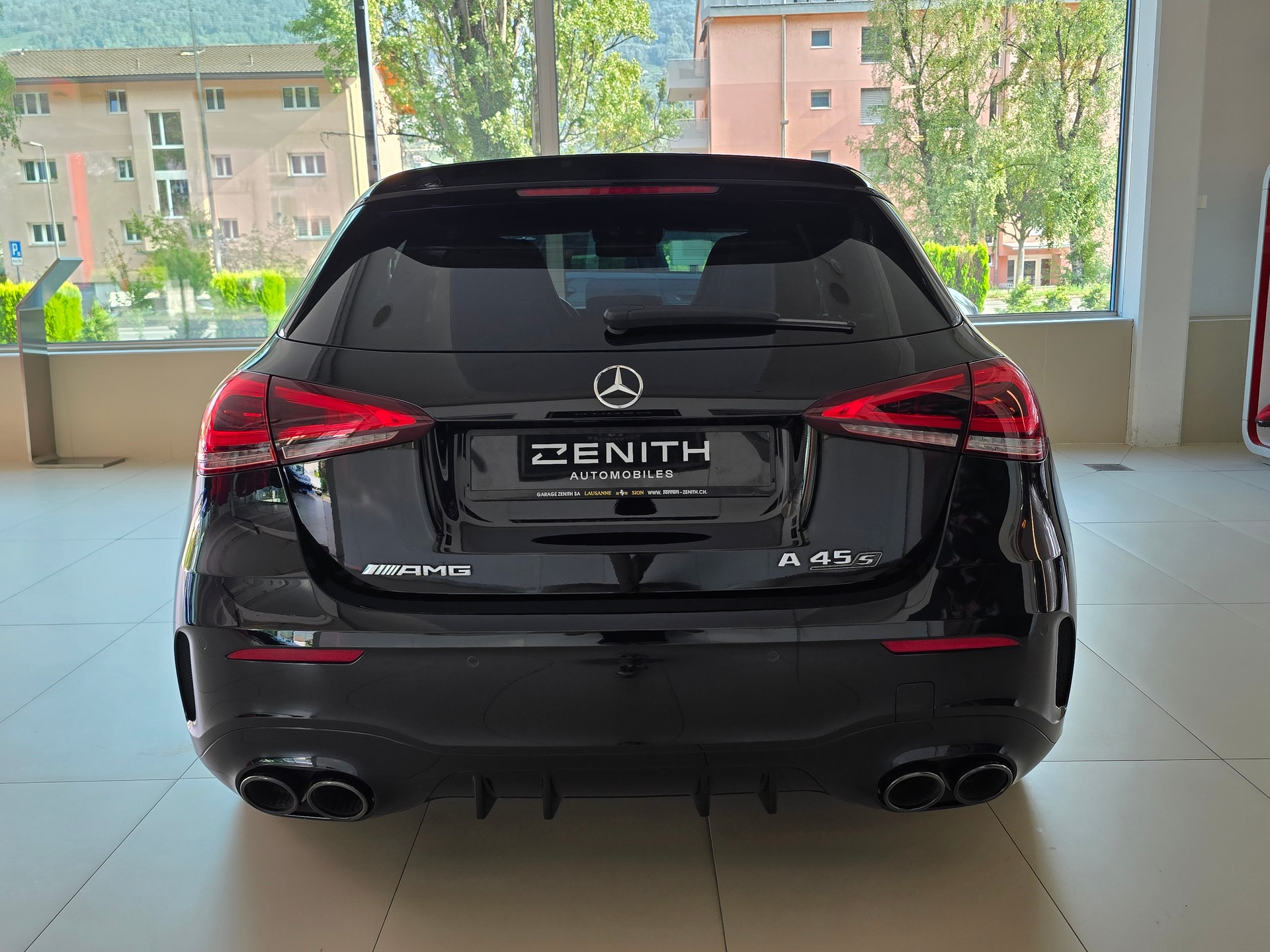 MERCEDES-BENZ A 45 S AMG 4Matic+ Speedshift-image-5