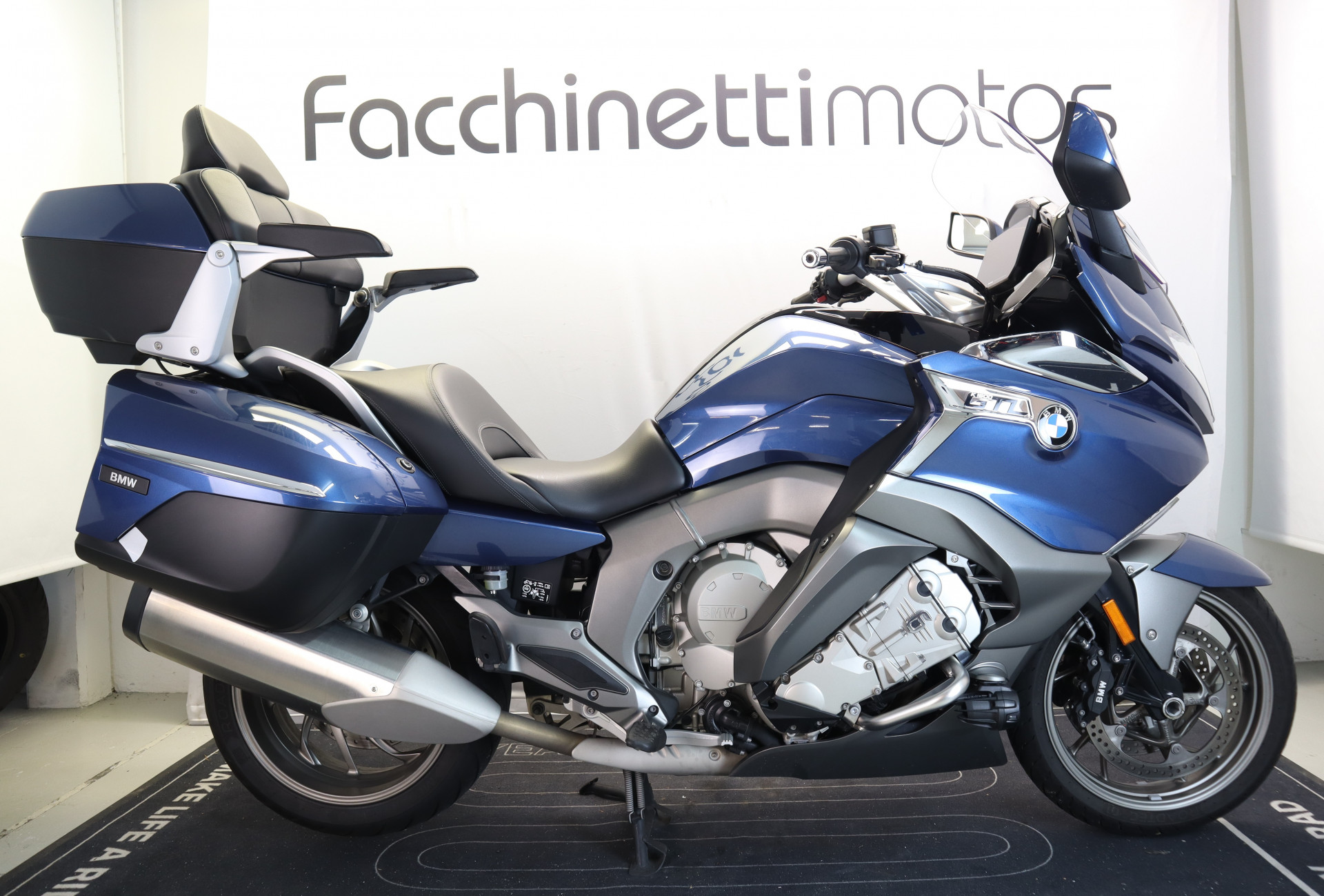 BMW K 1600 GTL *Service inclus jusqu’au 07.2027*-image-0