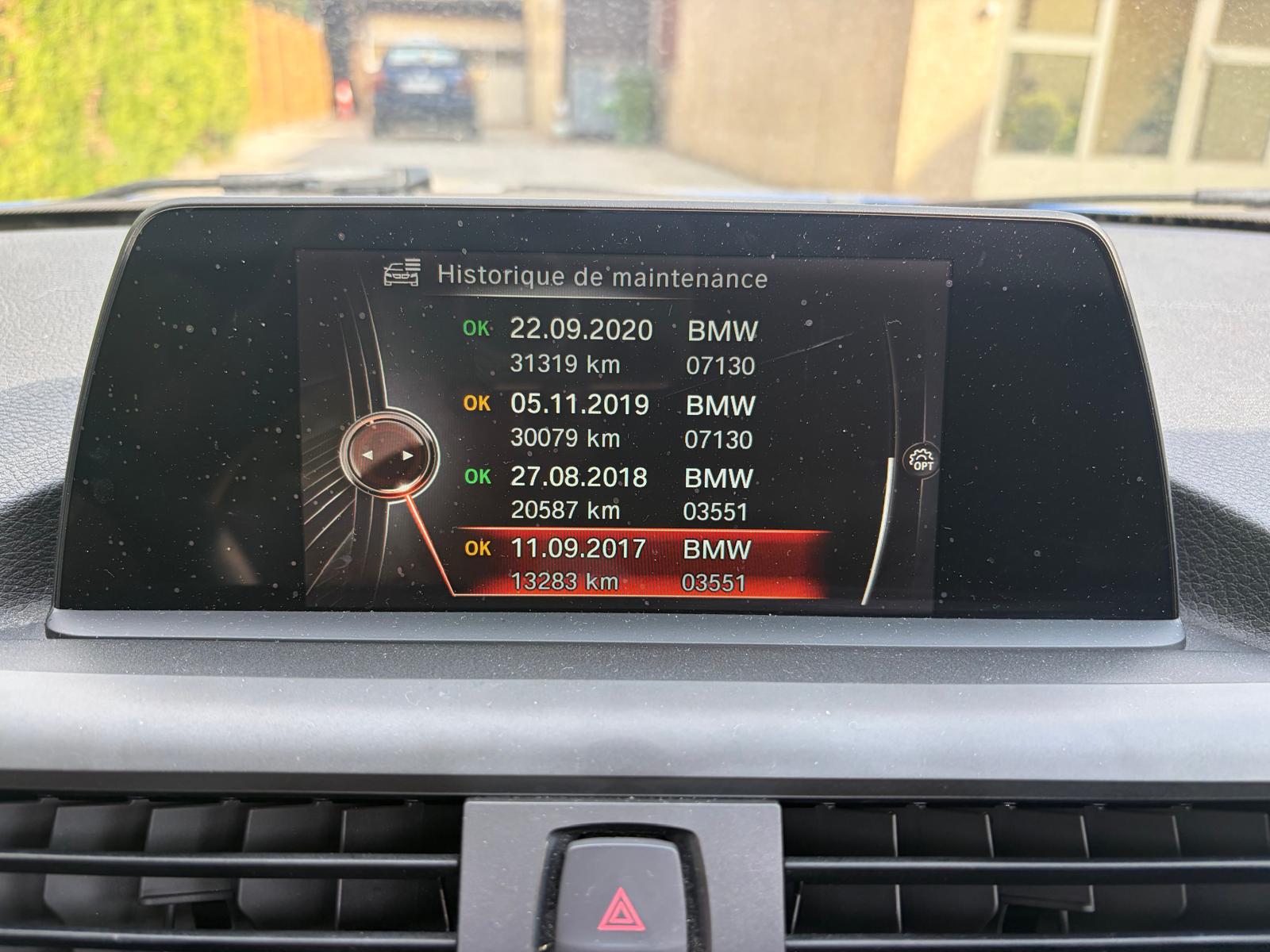 BMW 120d xDrive M Sport Steptronic - Expertisé du jour - Service du jour - Caméra de recul-image-28